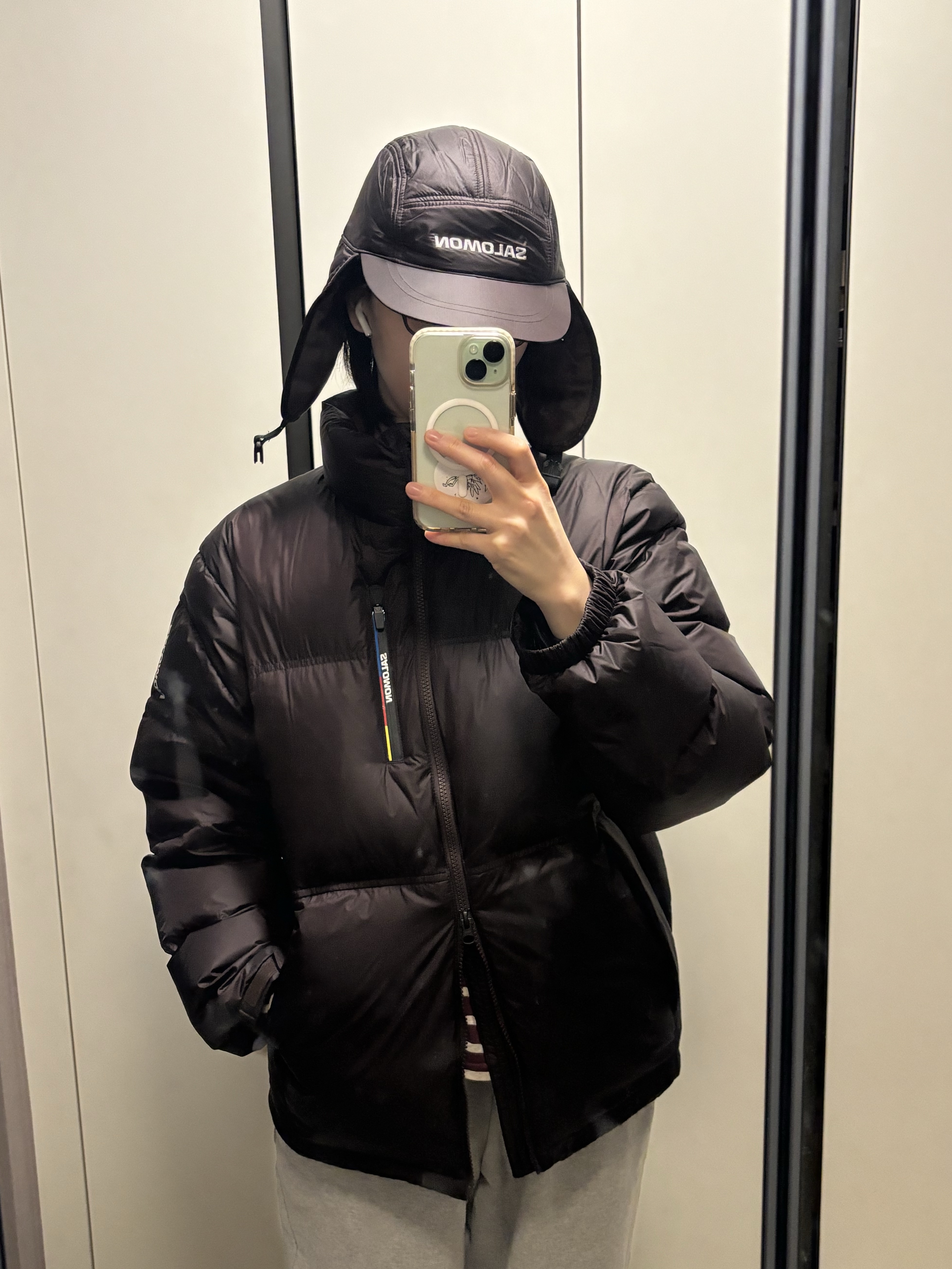 Salomon Contour Down Jacket Chocolate, Salomon Thermo Trapper Hat Chocolate 착용 스타일 - 2