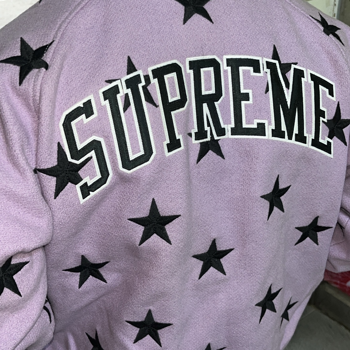 Supreme Gore-Tex Dog Jacket TrueTimber HTC Fall Camo - 24FW, Supreme x Hysteric Glamour Vanson Leathers Jacket Black - 24FW 착용 스타일 - 9