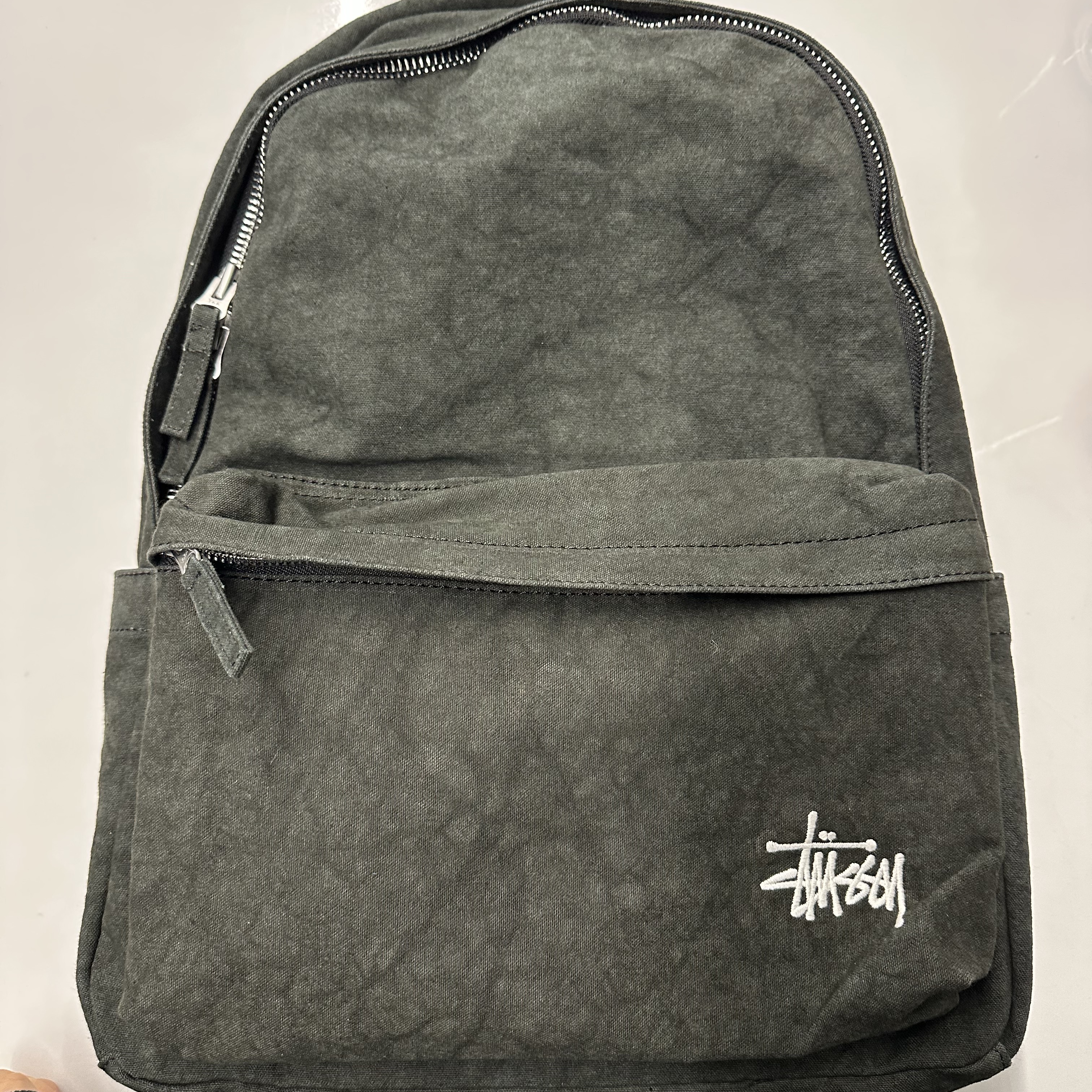 Stussy Canvas Backpack Washed Black 착용 스타일 - 1