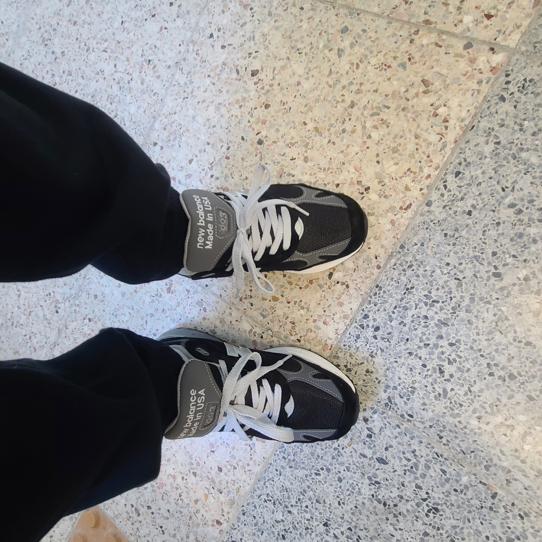 New Balance 993 Made in USA Black - D Standard 착용 스타일 - 2