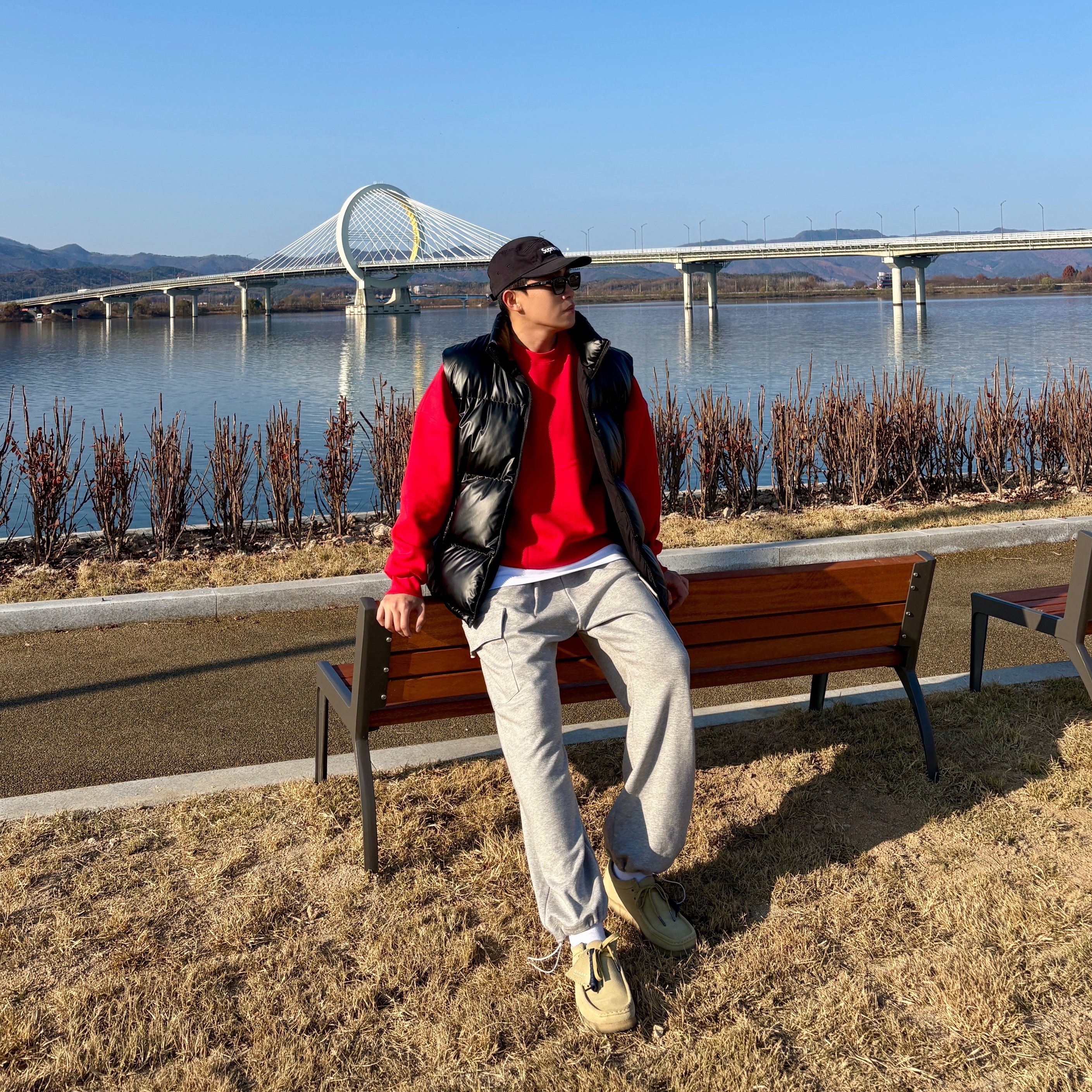 Supreme Washed Chino Twill Camp Cap Black - 24SS, Clarks Wallabee Maple Suede 착용 스타일 - 3