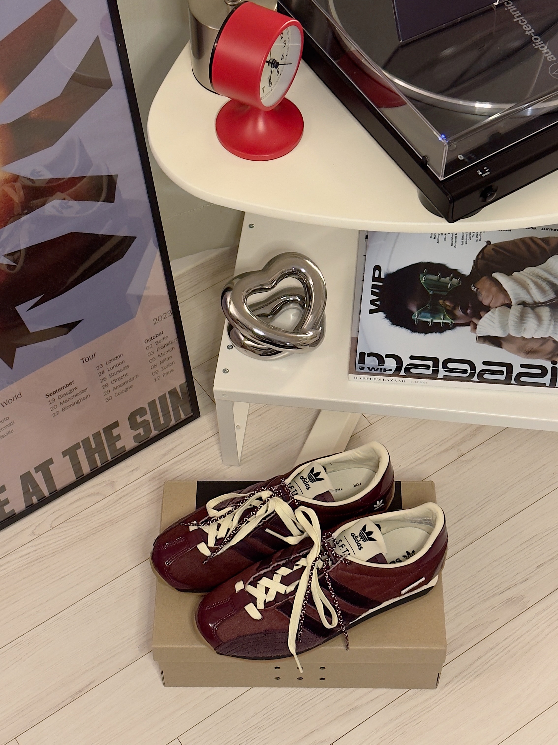 Adidas x Song for the Mute Country OG Maroon Core Black 착용 스타일