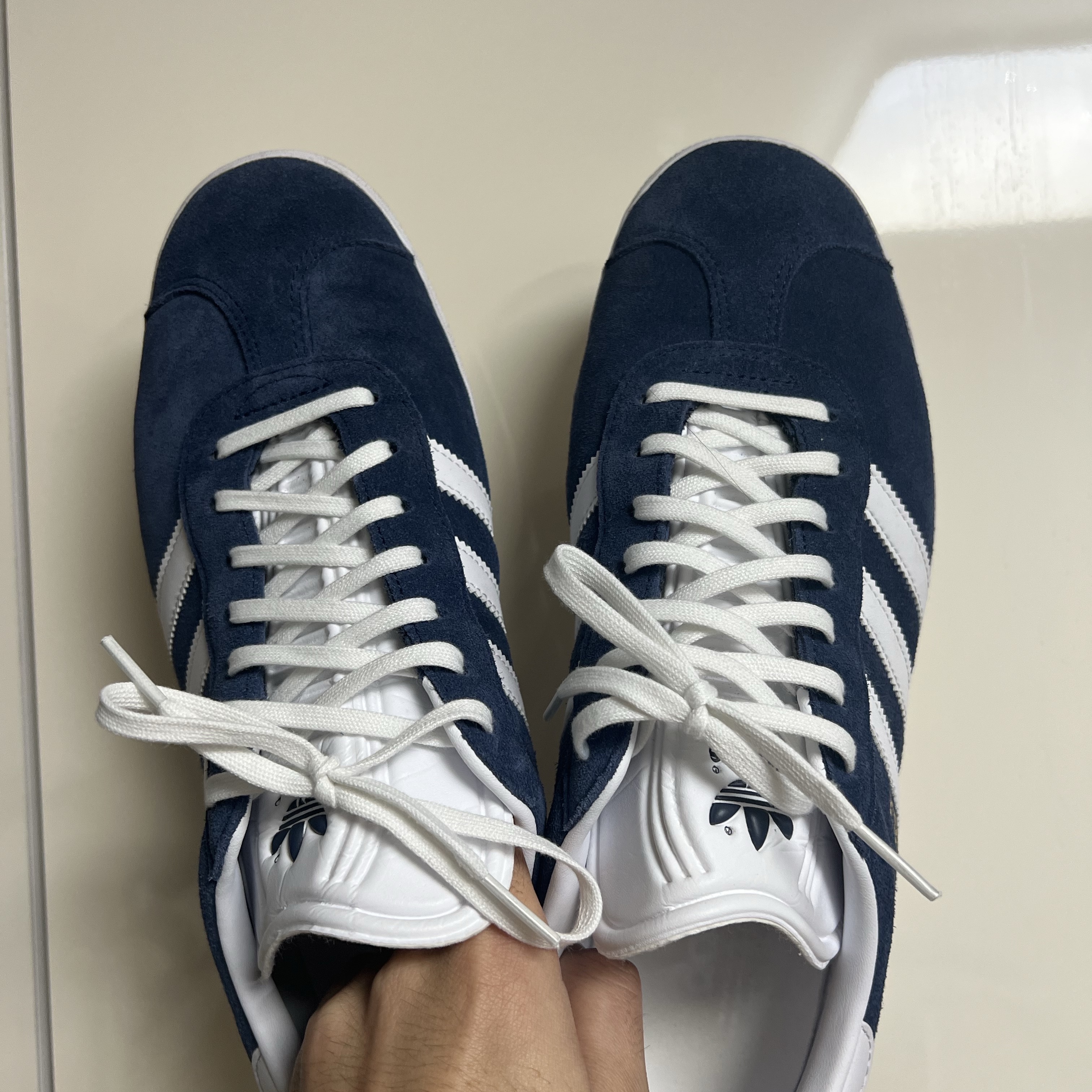 Adidas Gazelle Collegiate Navy 착용 스타일 - 3