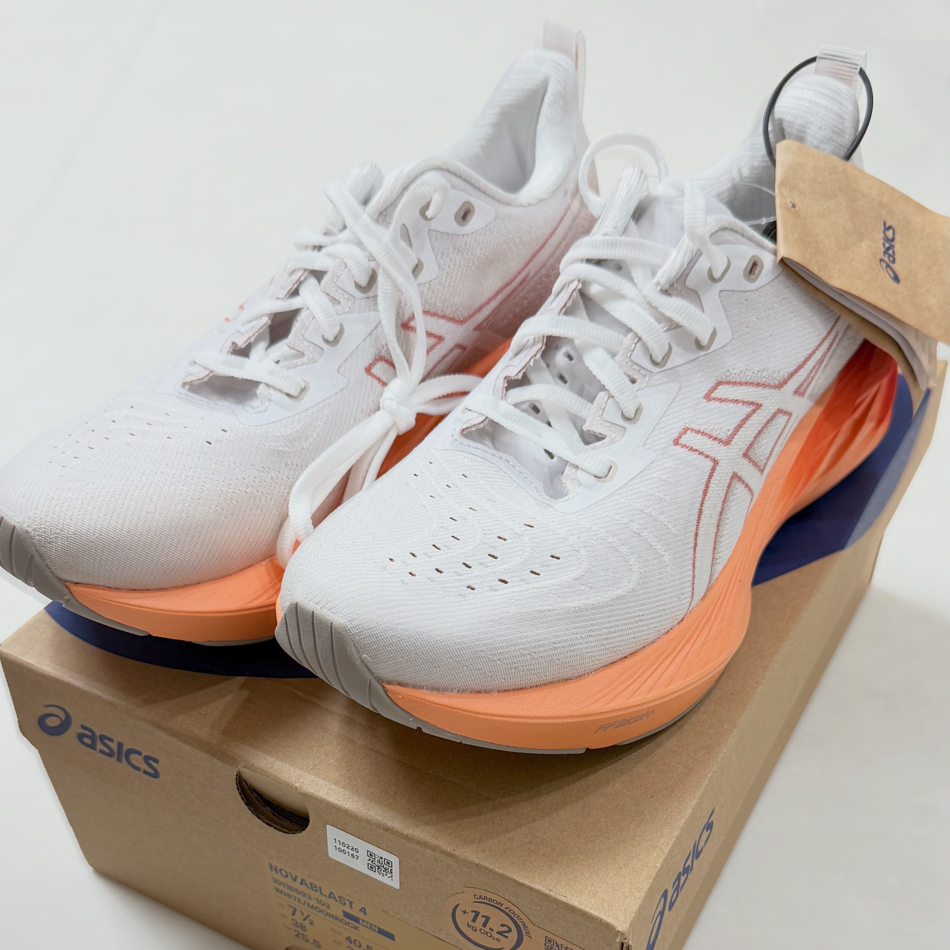 Asics Novablast 4 White Moonrock 착용 스타일
