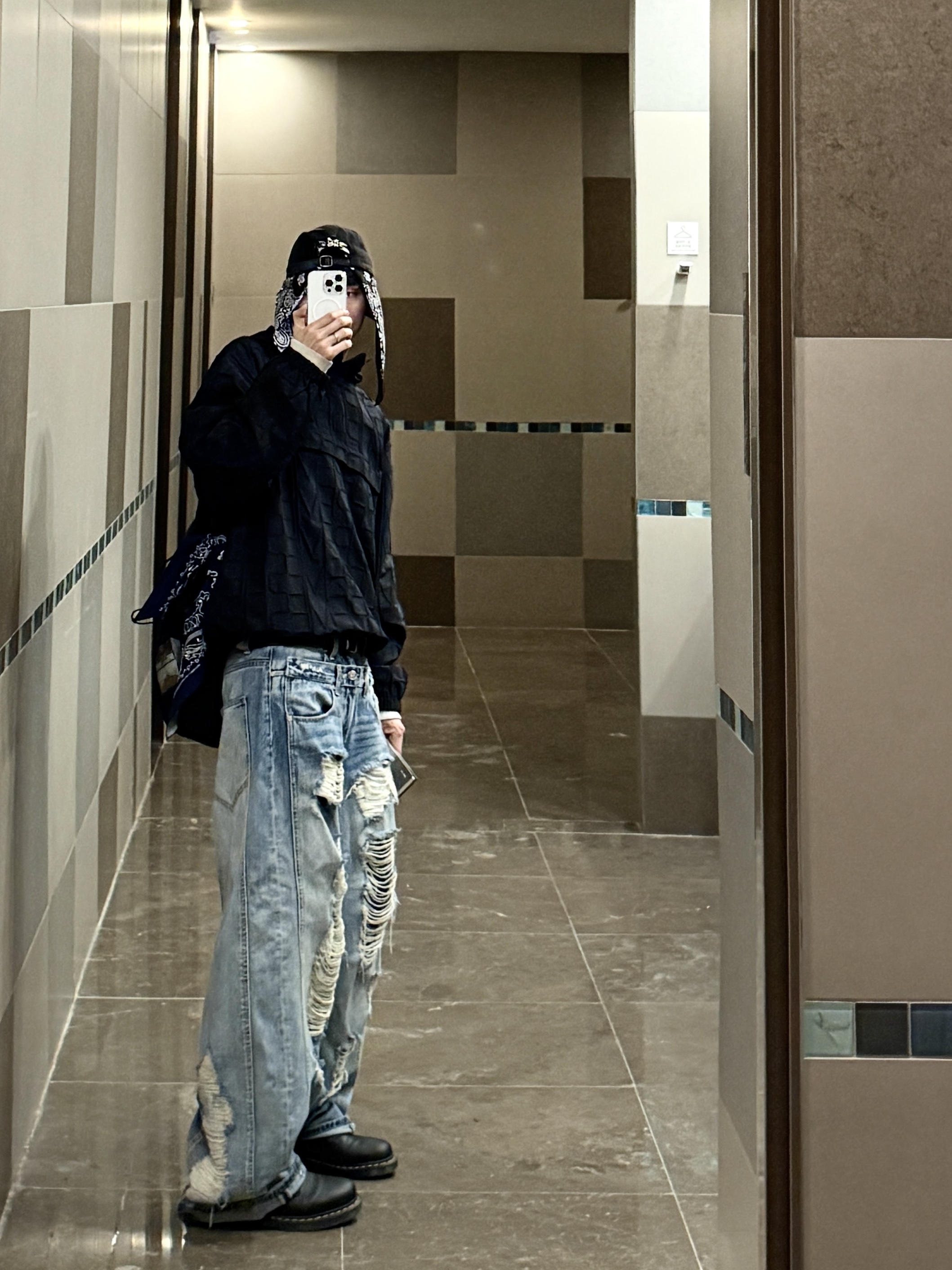 Dr. Martens 1461 Ambassador Black, Supreme Repeat Stitch Anorak Black - 23SS 착용 스타일 - 1