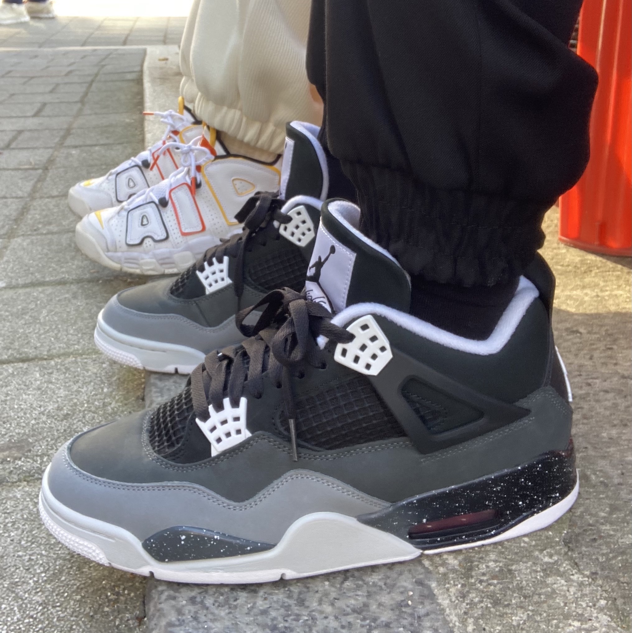 Jordan 4 Retro Fear 2024, (GS) Nike Air More Uptempo Rayguns 착용 스타일 - 1