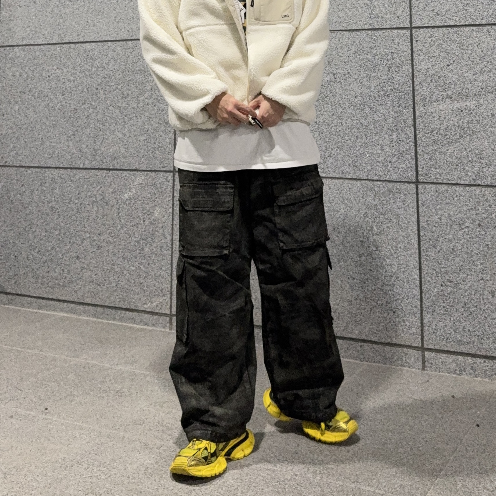 Undermycar Harban Rough Dirty Painting Wide Cargo Pants Lint - 23SS, BAPE 1st Camo Katakana T-Shirts White Yellow 착용 스타일 - 7