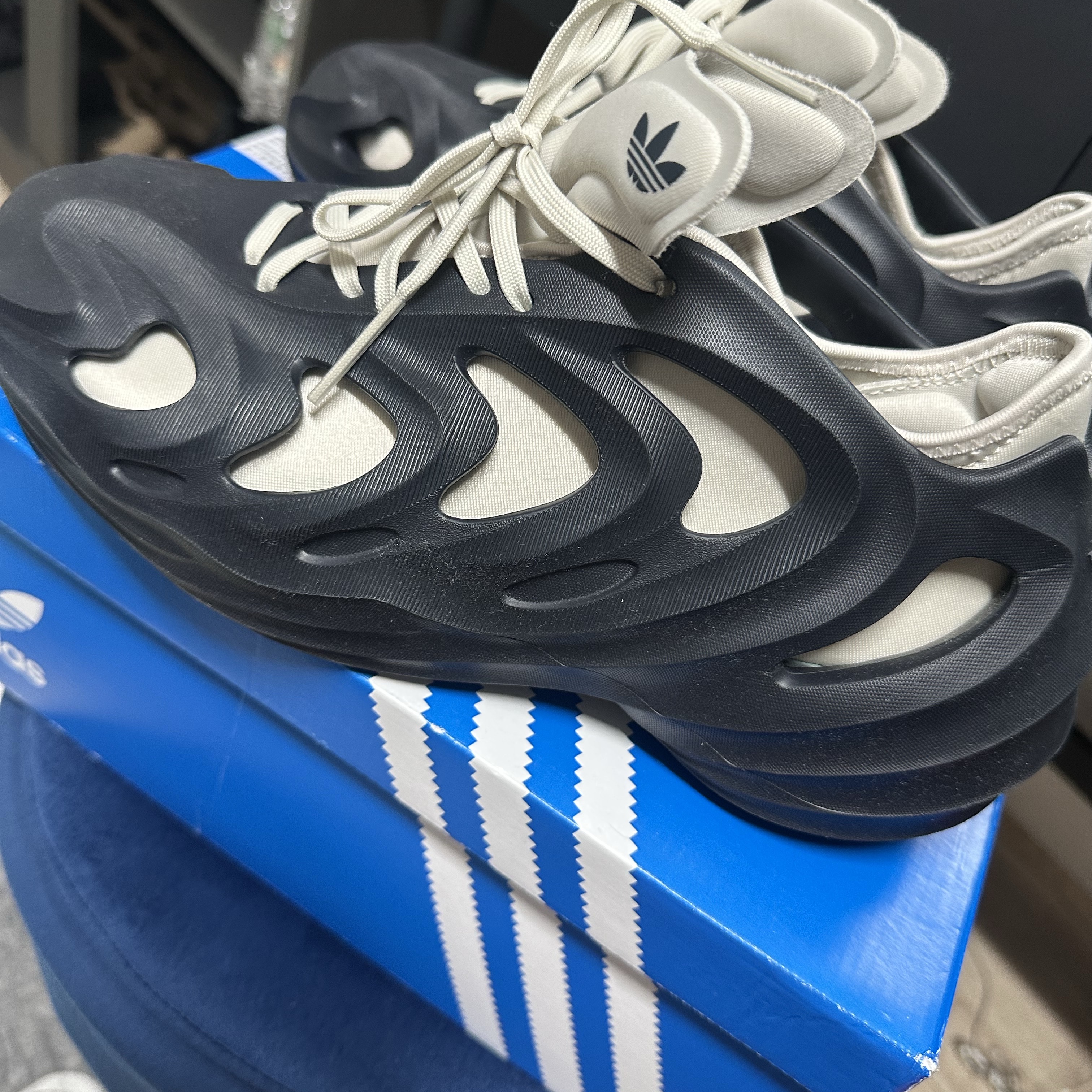 Adidas Adifom Q Legend Ink Aluminum 착용 스타일