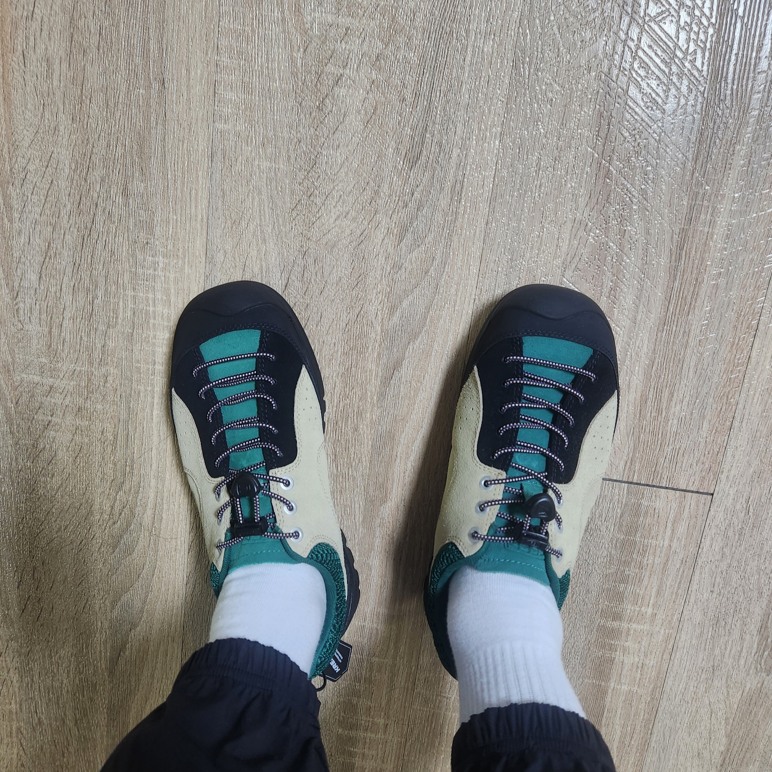 Keen Jasper Rocks SP Sneakers Taos Taupe 착용 스타일