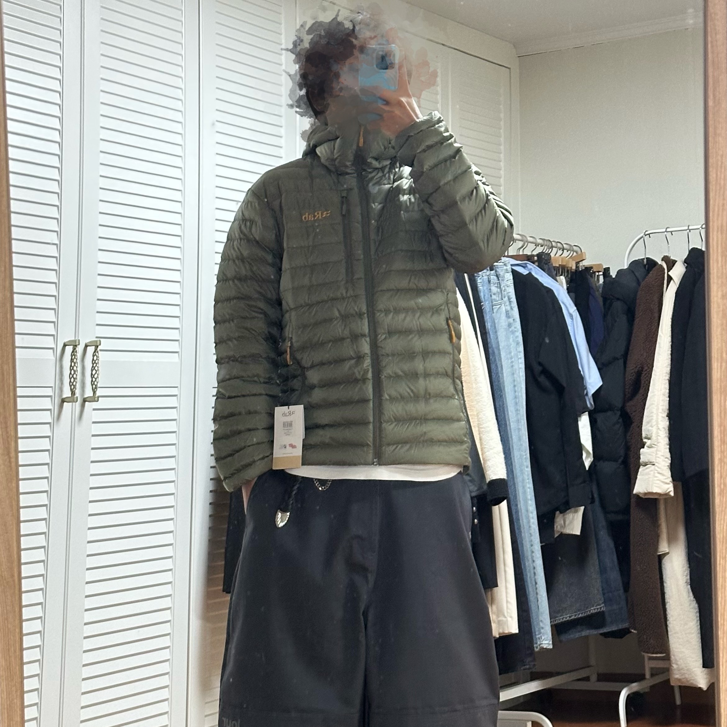 Rab Microlight Alpine Jacket Light Khaki 착용 스타일 - 1