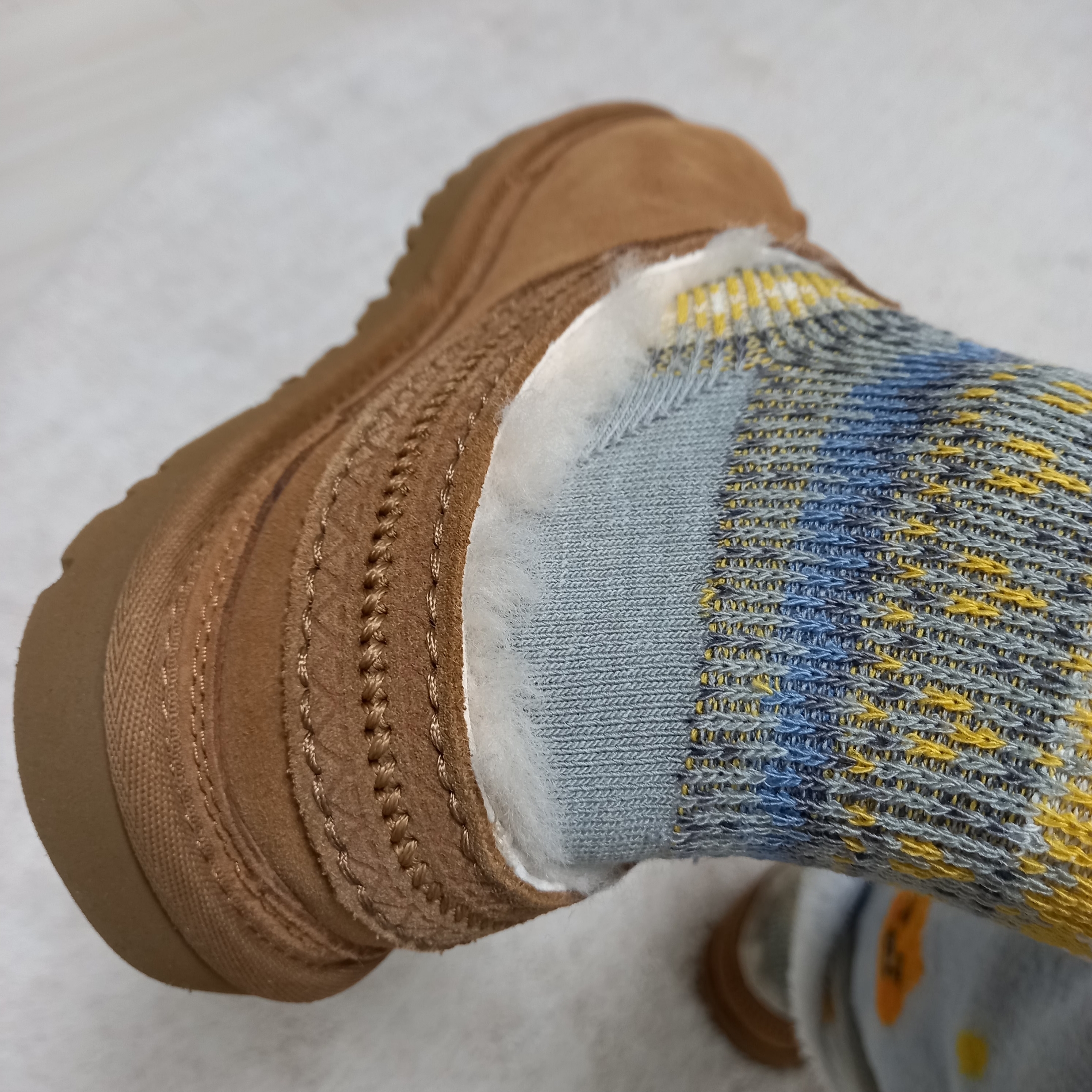 UGG Neuman Chestnut 착용 스타일 - 5