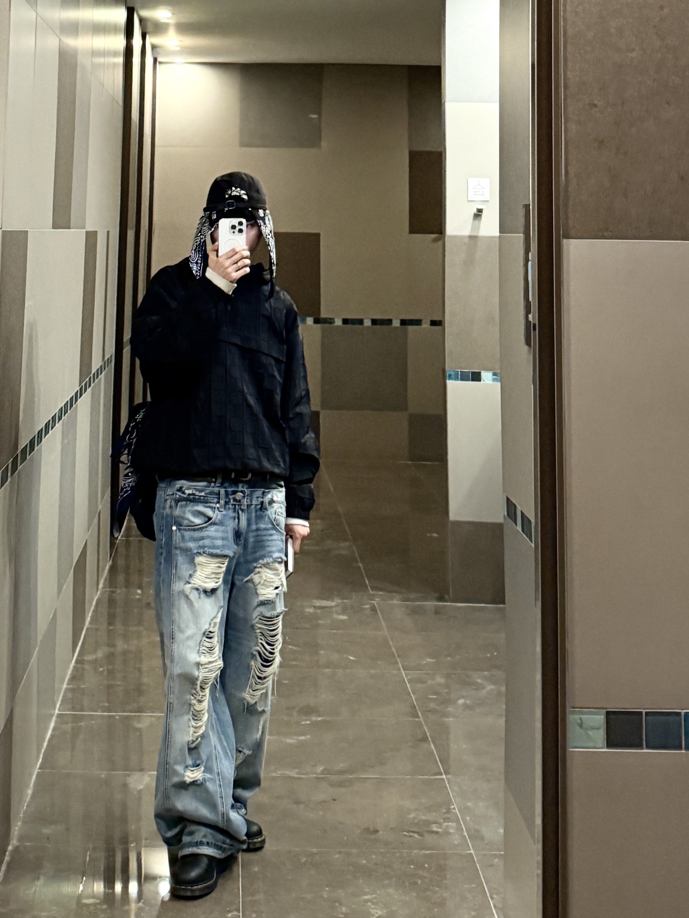 Dr. Martens 1461 Ambassador Black, Supreme Repeat Stitch Anorak Black - 23SS 착용 스타일 - 3