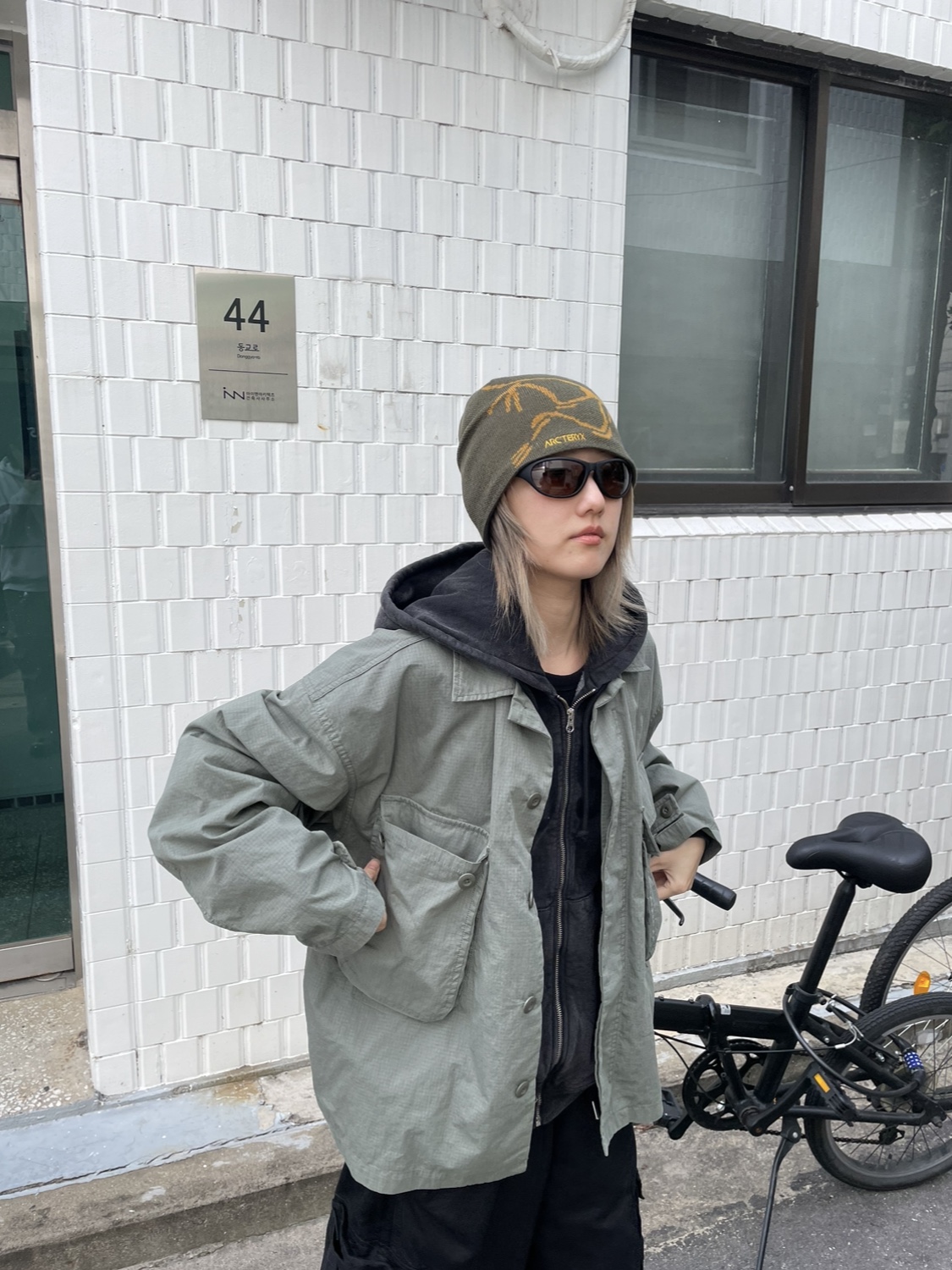 Roa Hiking Teri Black, Stussy Military Overshirt Olive 착용 스타일 - 2