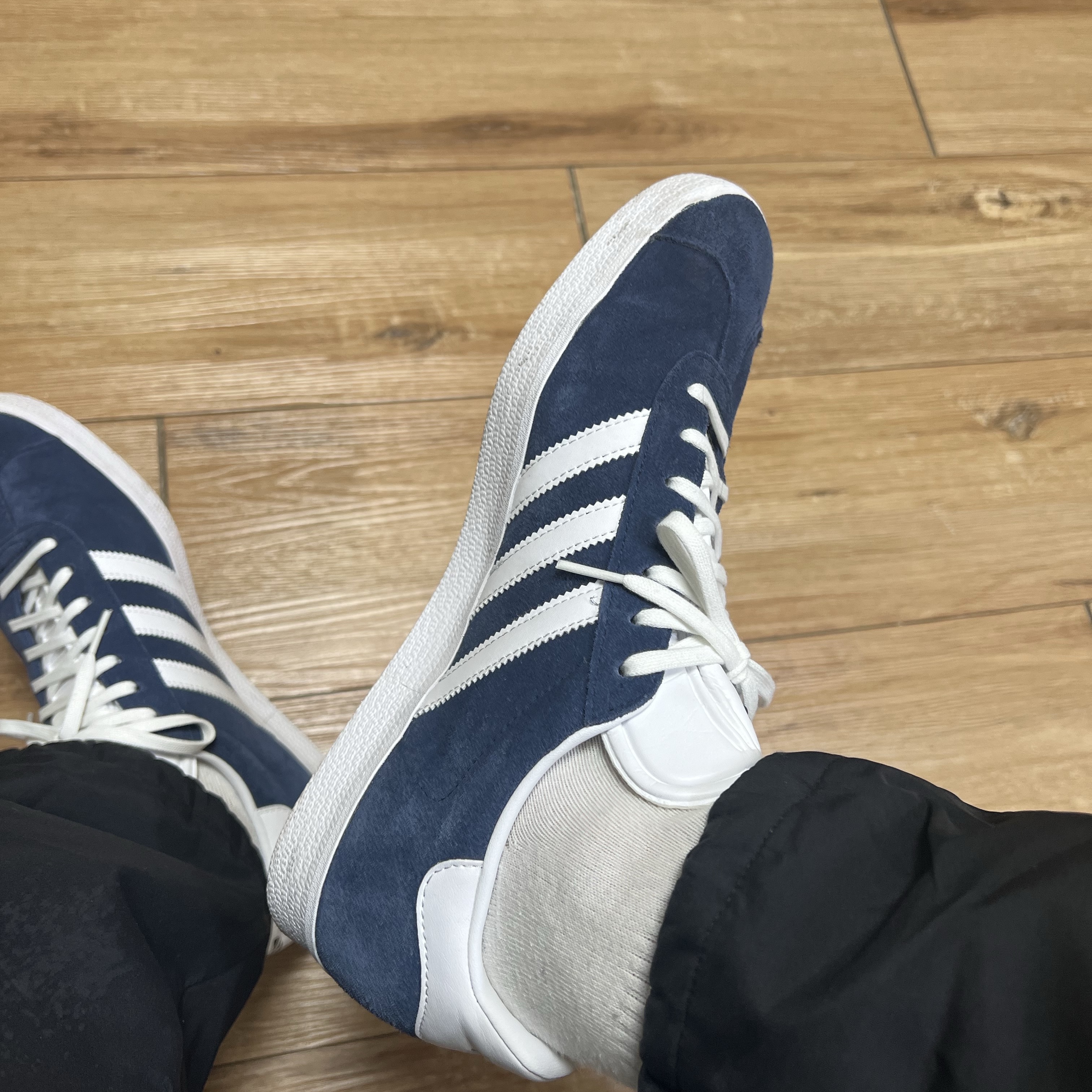 Adidas Gazelle Collegiate Navy 착용 스타일 - 5