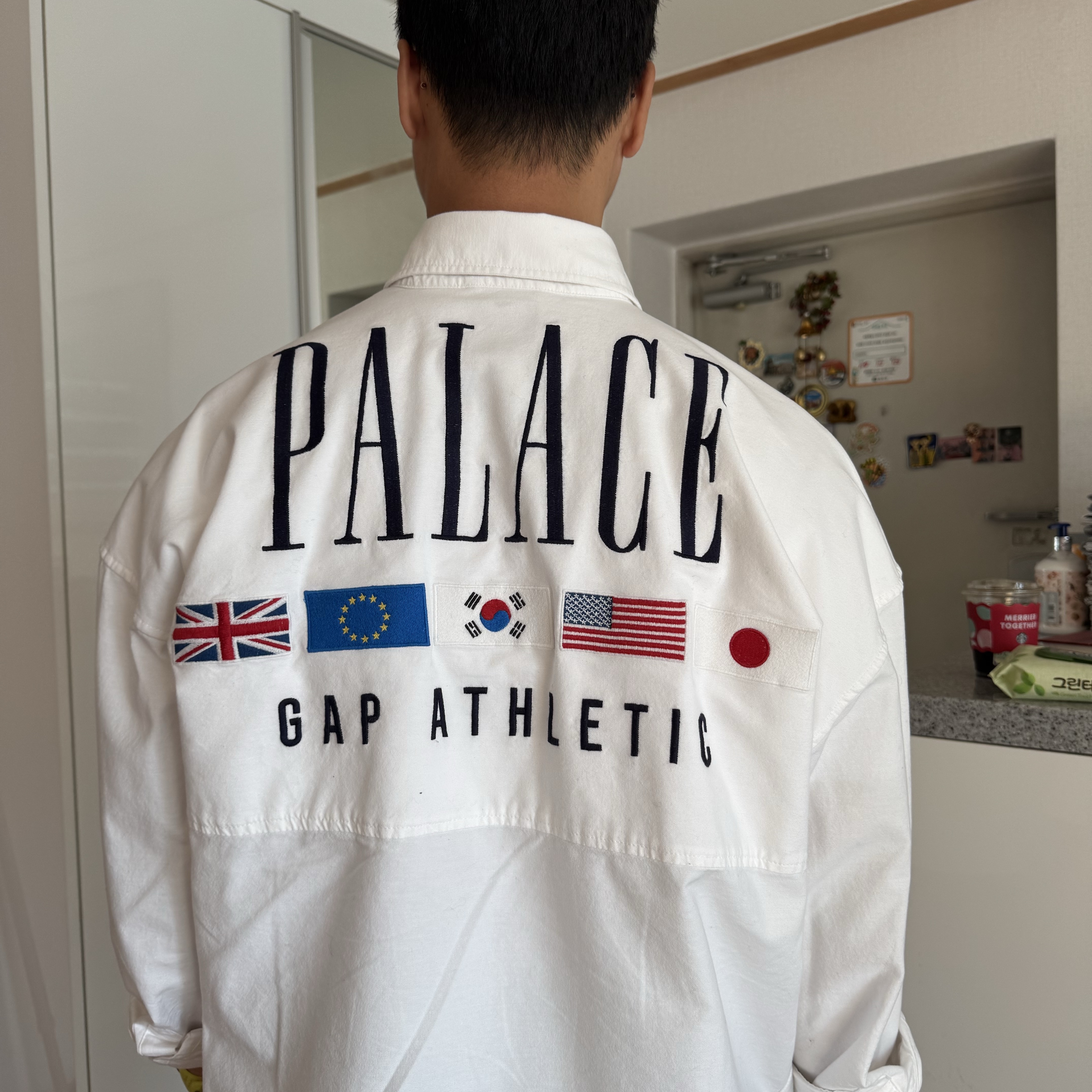 Palace x Gap Oxford Drop Shoulder White - 24SS 착용 스타일 - 2