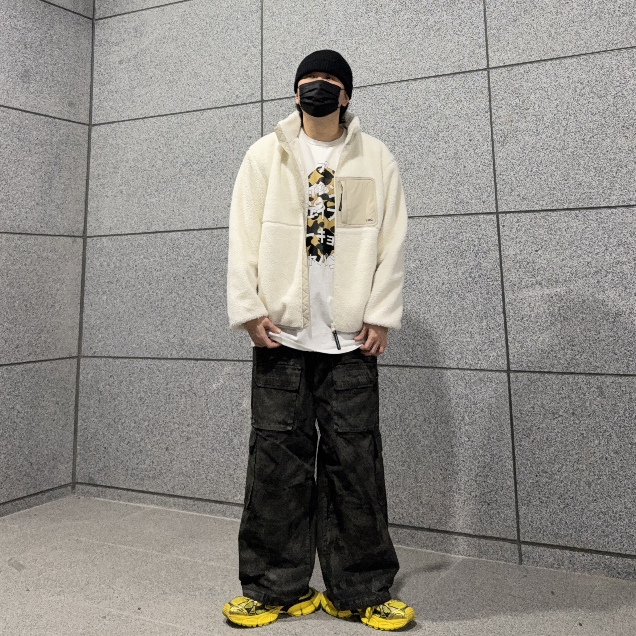 Undermycar Harban Rough Dirty Painting Wide Cargo Pants Lint - 23SS, BAPE 1st Camo Katakana T-Shirts White Yellow 착용 스타일 - 1