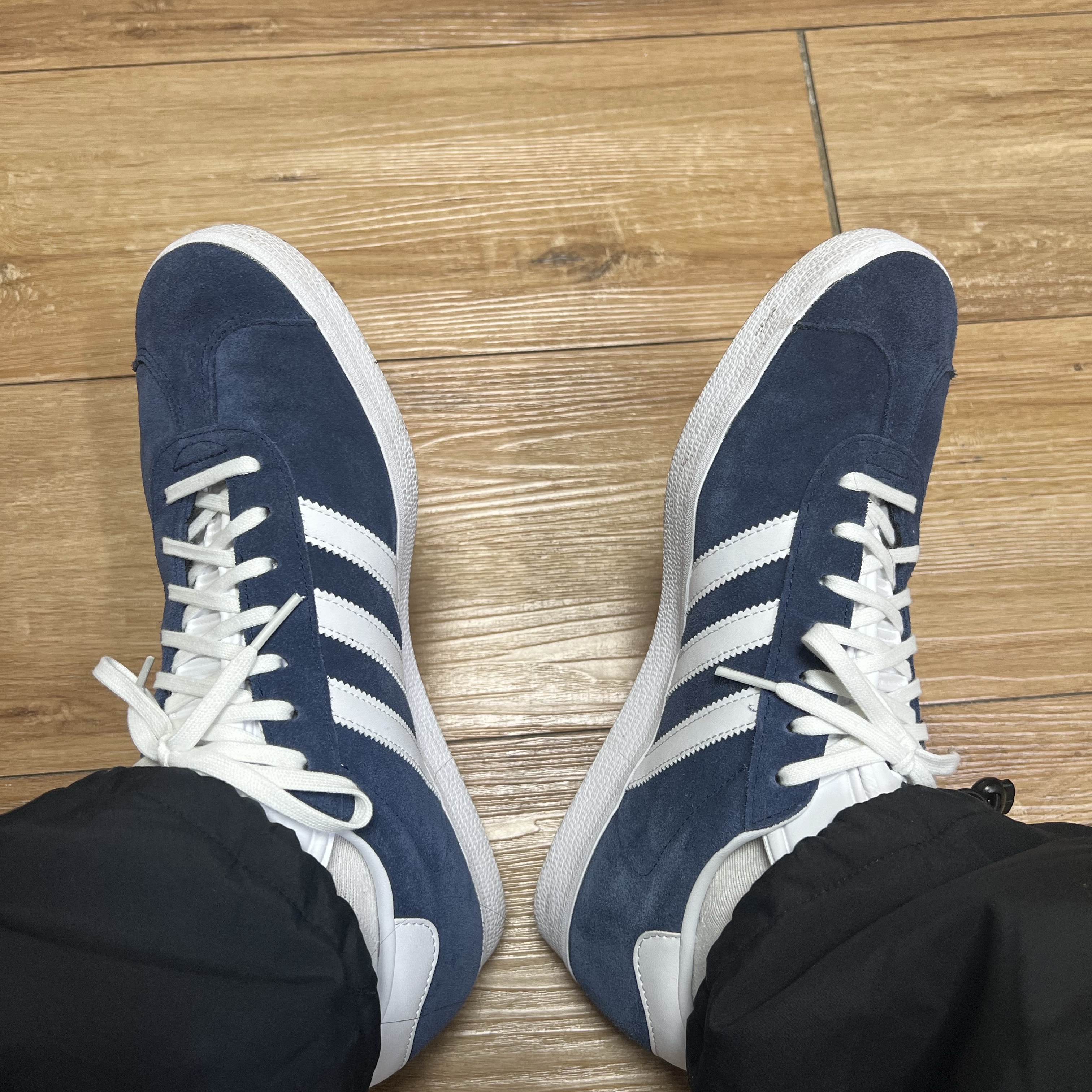 Adidas Gazelle Collegiate Navy 착용 스타일 - 4