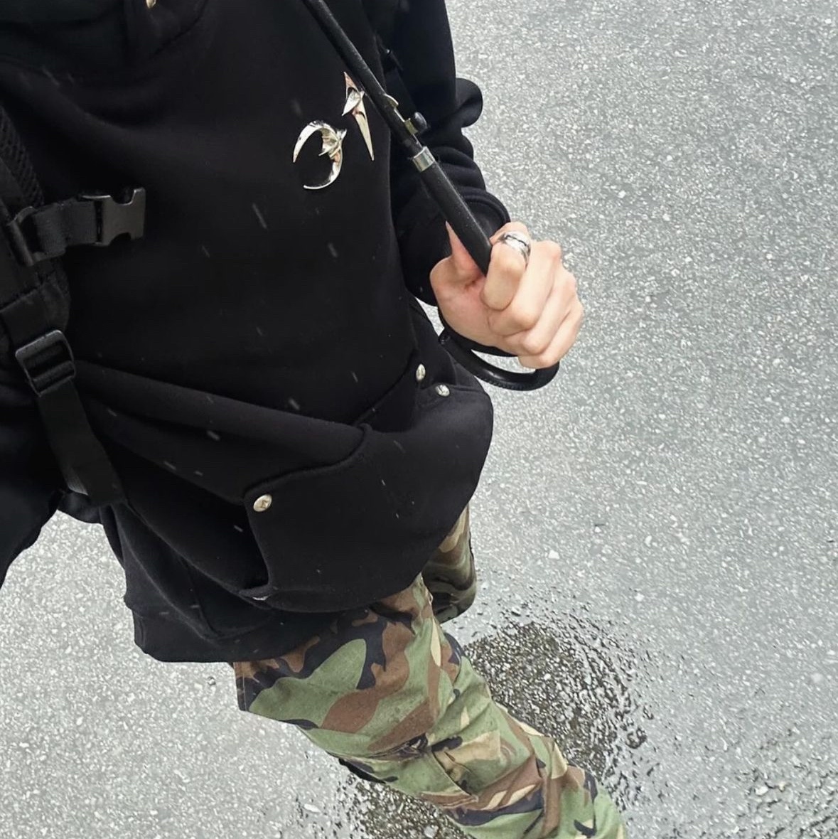 Thug Club Armor Hoodie Black 착용 스타일