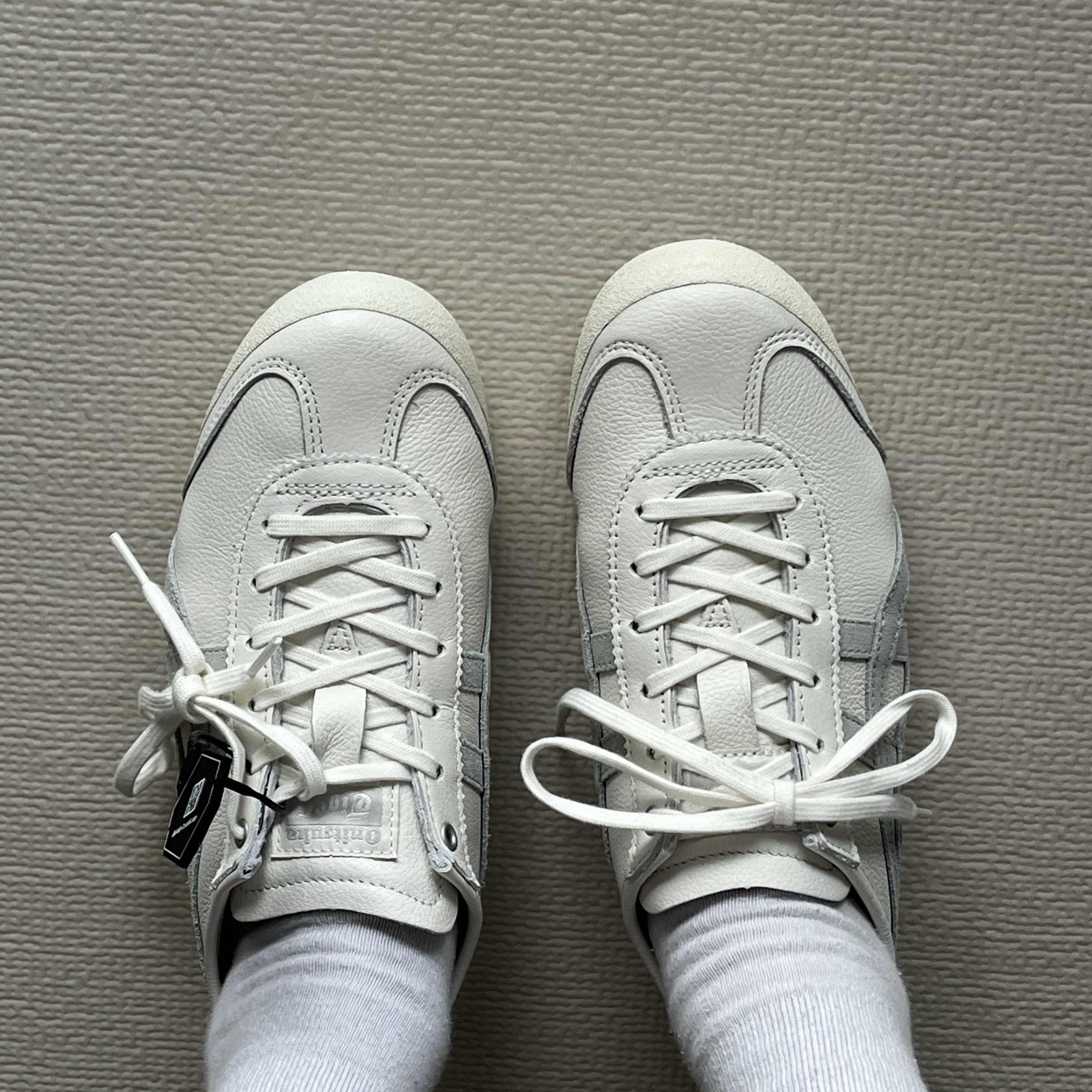 Onitsuka Tiger Mexico 66 White Light Sage 착용 스타일 - 1