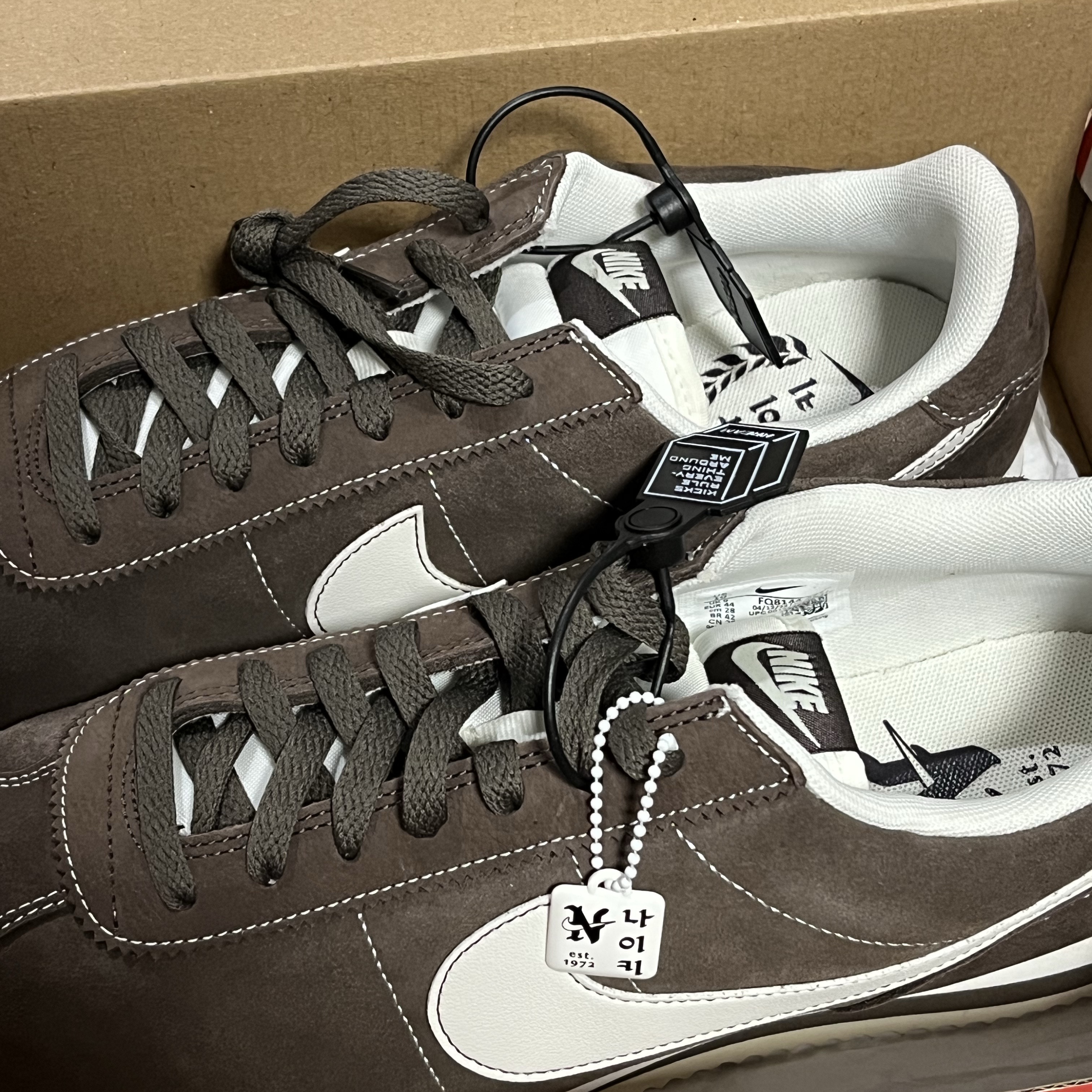 Nike Cortez SE Hangul Day Baroque Brown Sail 착용 스타일