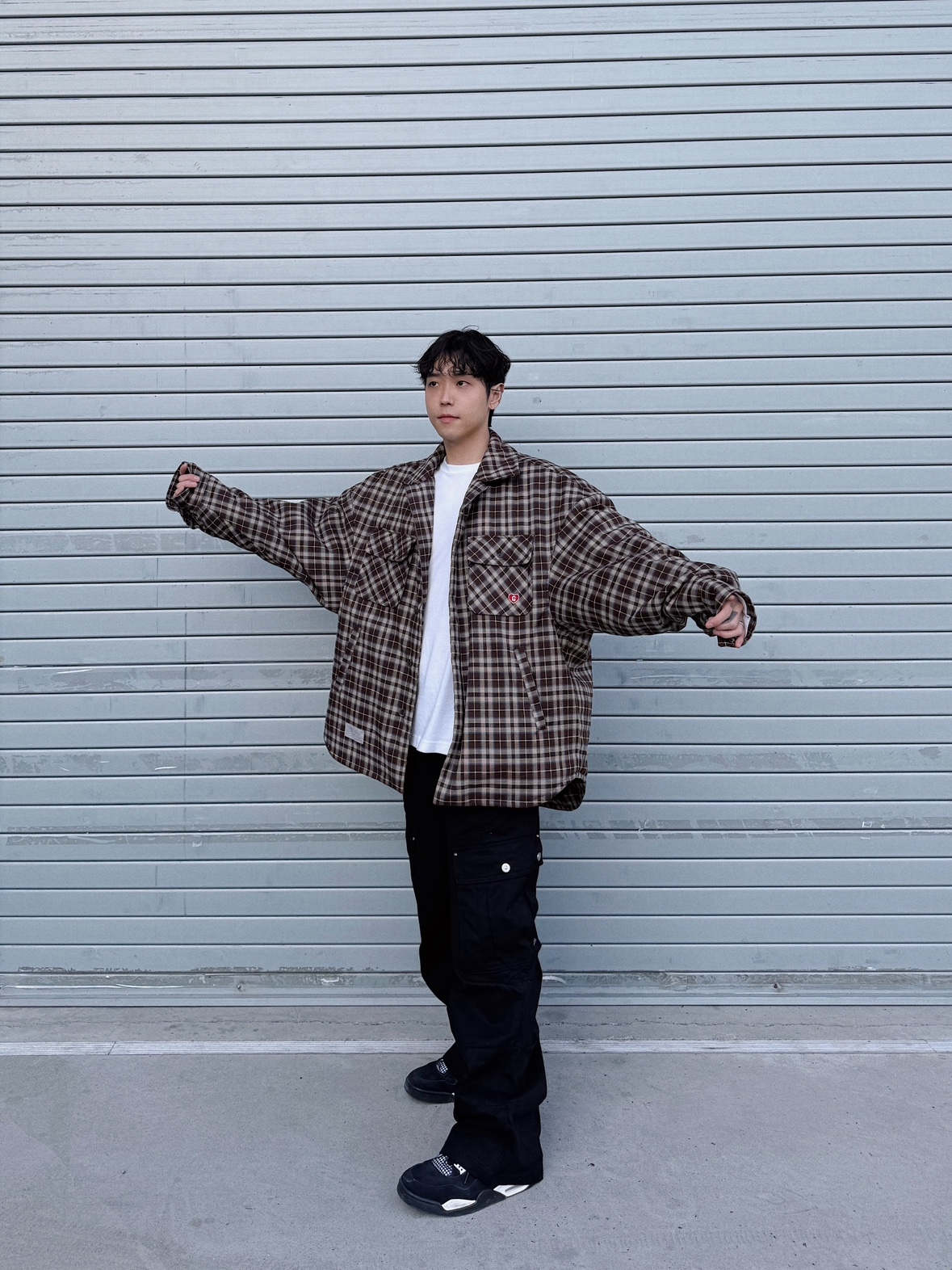 Vacant Archive Unisex Nova Carpenter Pants Black, Vacant Archive Unisex Wayen Military Cargo Pants Black 착용 스타일 - 6