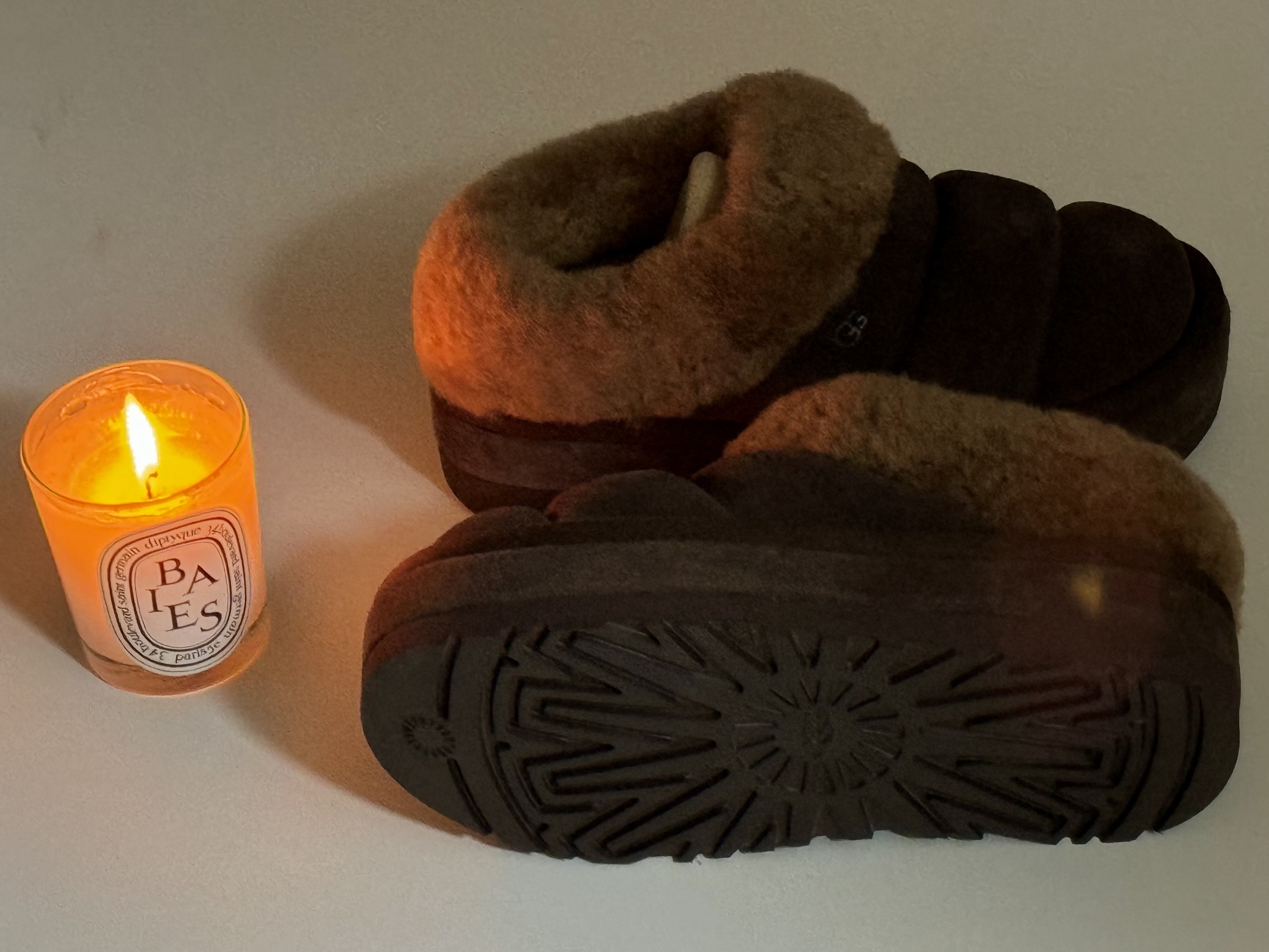 (W) UGG Tazzlita Hardwood, (W) UGG Tazzlita Chestnut 착용 스타일 - 4
