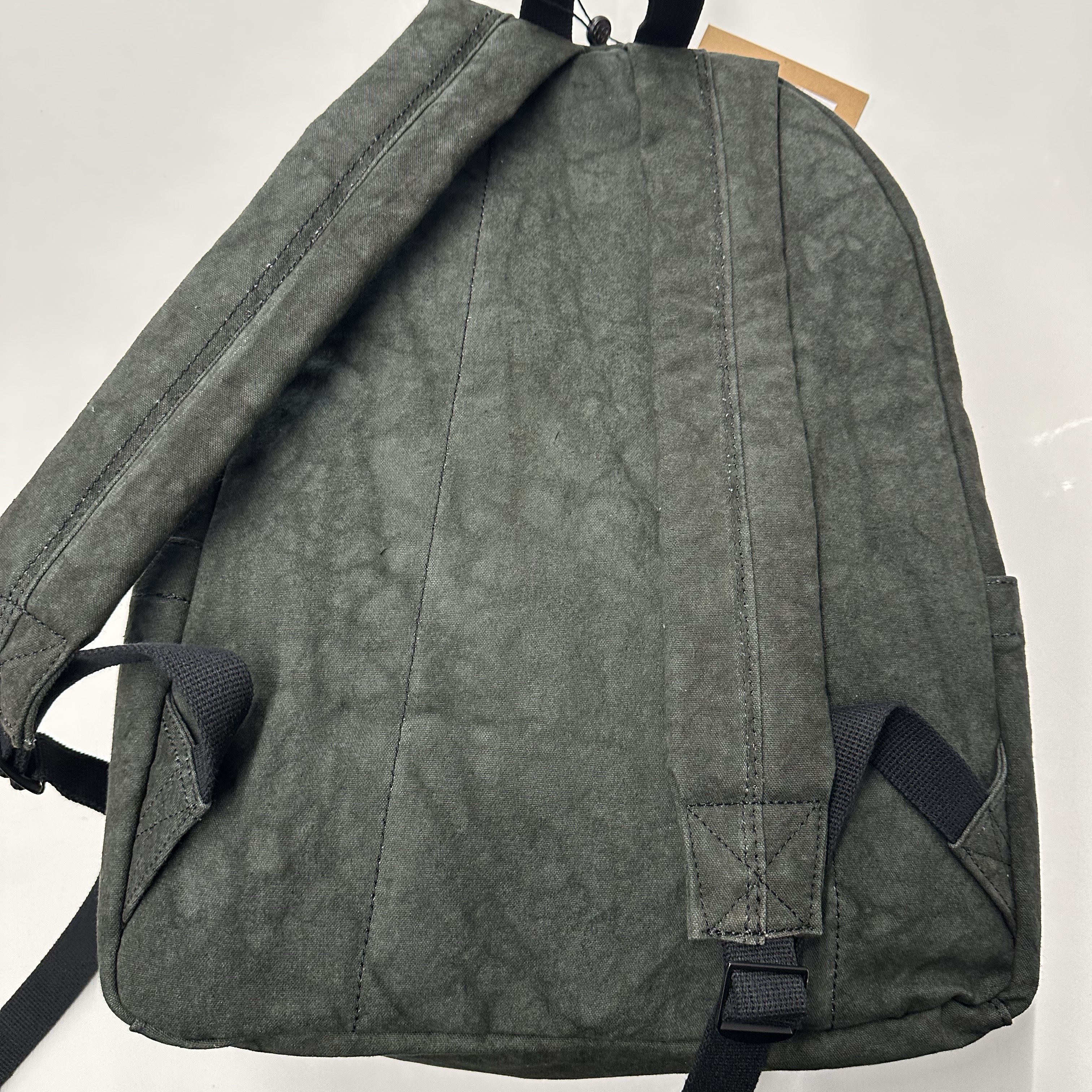 Stussy Canvas Backpack Washed Black 착용 스타일 - 2