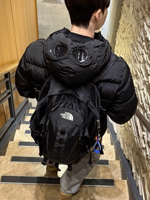 C.P. Company Chrome-R Goggle Down Jacket Black - 24FW 착용 스타일
