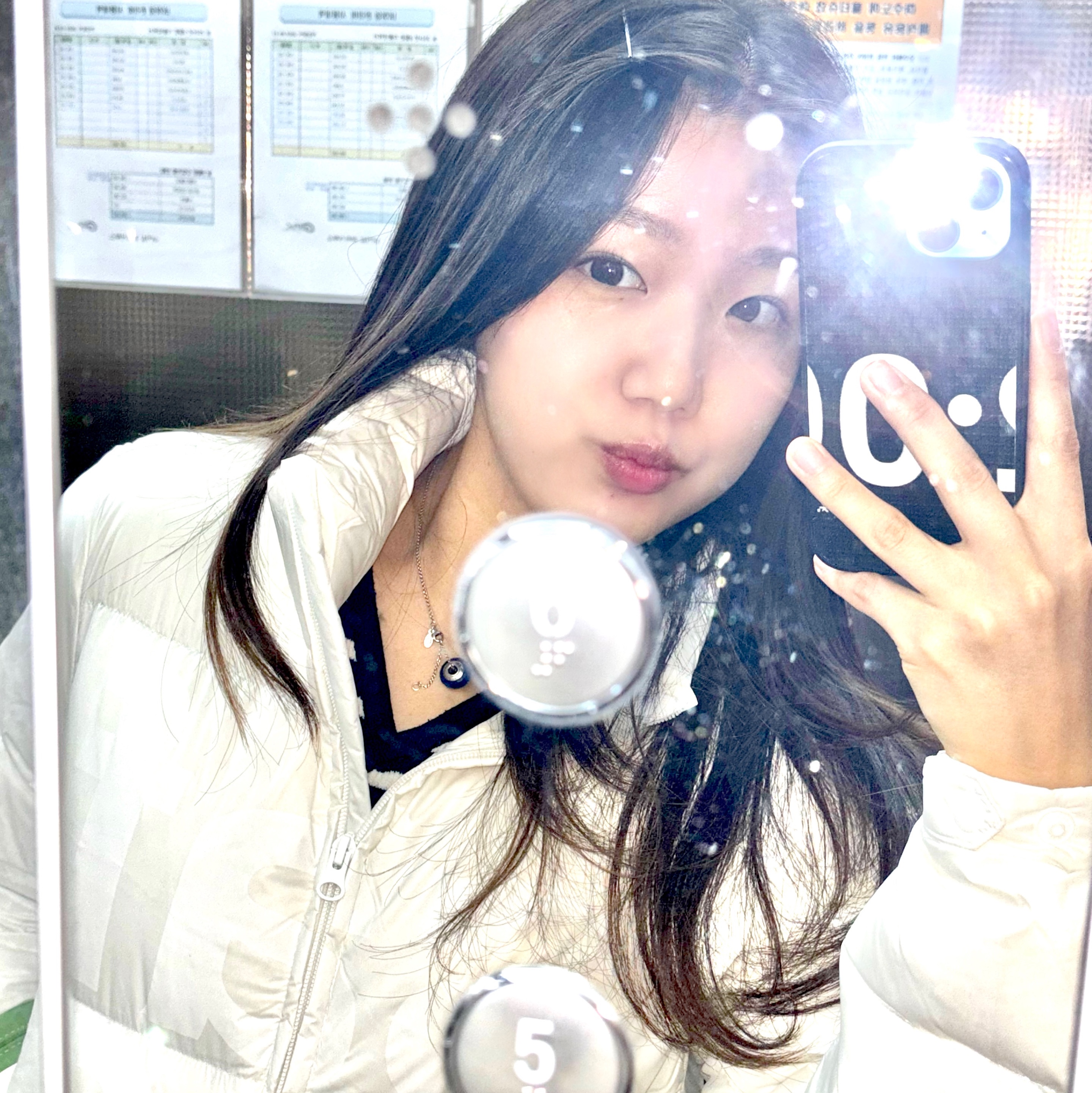 [KREAM 단독] Safarispot Women 1/2 Basic Safari Down Jacket White 착용 스타일