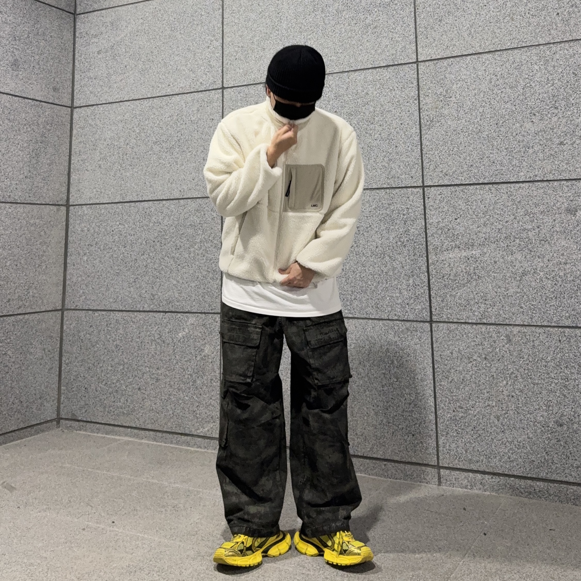 Undermycar Harban Rough Dirty Painting Wide Cargo Pants Lint - 23SS, BAPE 1st Camo Katakana T-Shirts White Yellow 착용 스타일 - 4