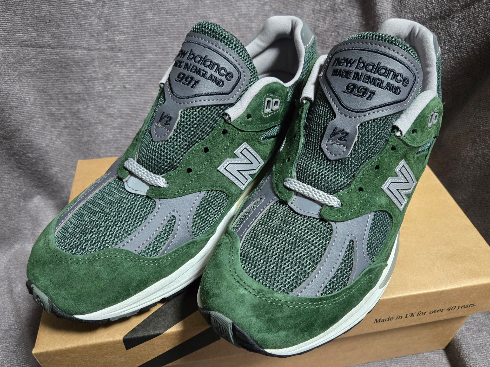 New Balance 991v2 Made in UK Kombu Green 착용 스타일 - 2