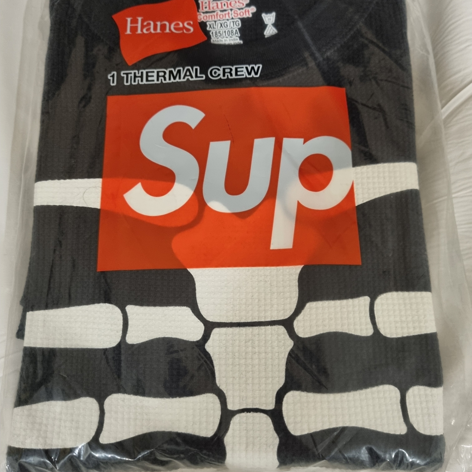 Supreme Hanes Bones Thermal Crew Black (1 Pack) 착용 스타일