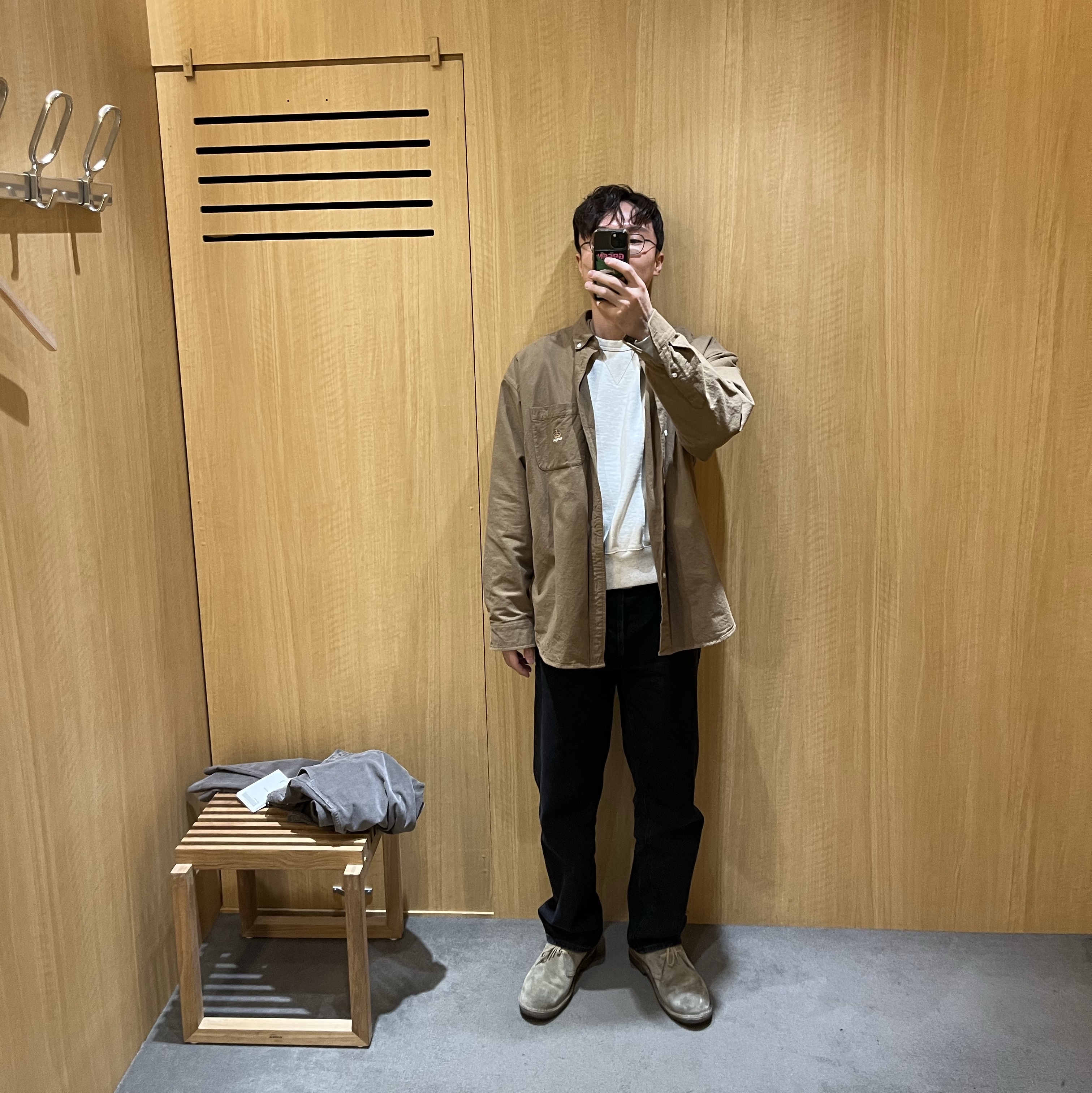 Supreme Loose Fit Flannel Oxford Shirt Light Brown - 24FW, Supreme Regular Jean Black - 24FW 착용 스타일