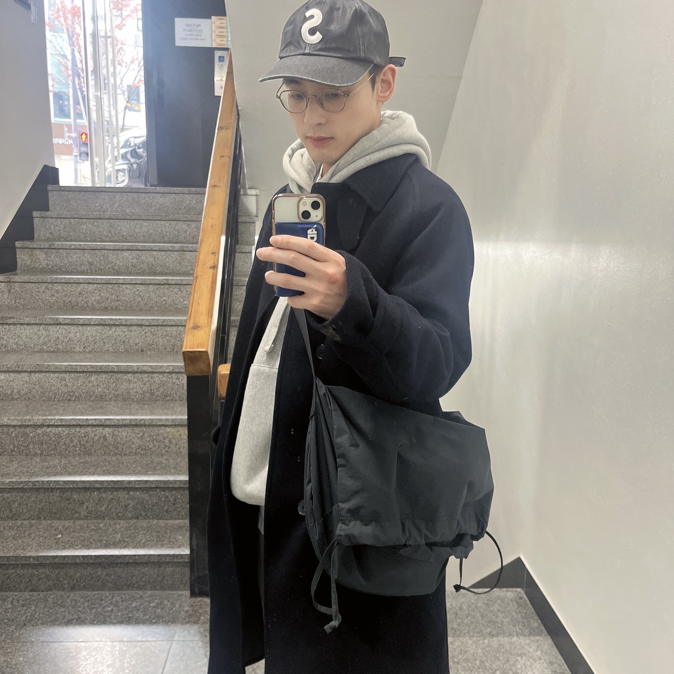 Supreme Pigment Canvas S Logo 6-Panel Black - 23SS, Stussy Basic Hoodie Ash Heather 착용 스타일 - 2