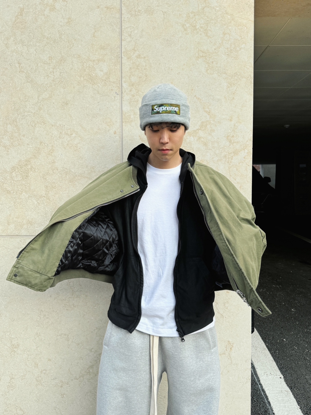 Nonnod Sulfur Dye Serge Bomber Jacket Vintage Khaki, Nonnod Scuba Pajama Pants Grey 착용 스타일 - 7