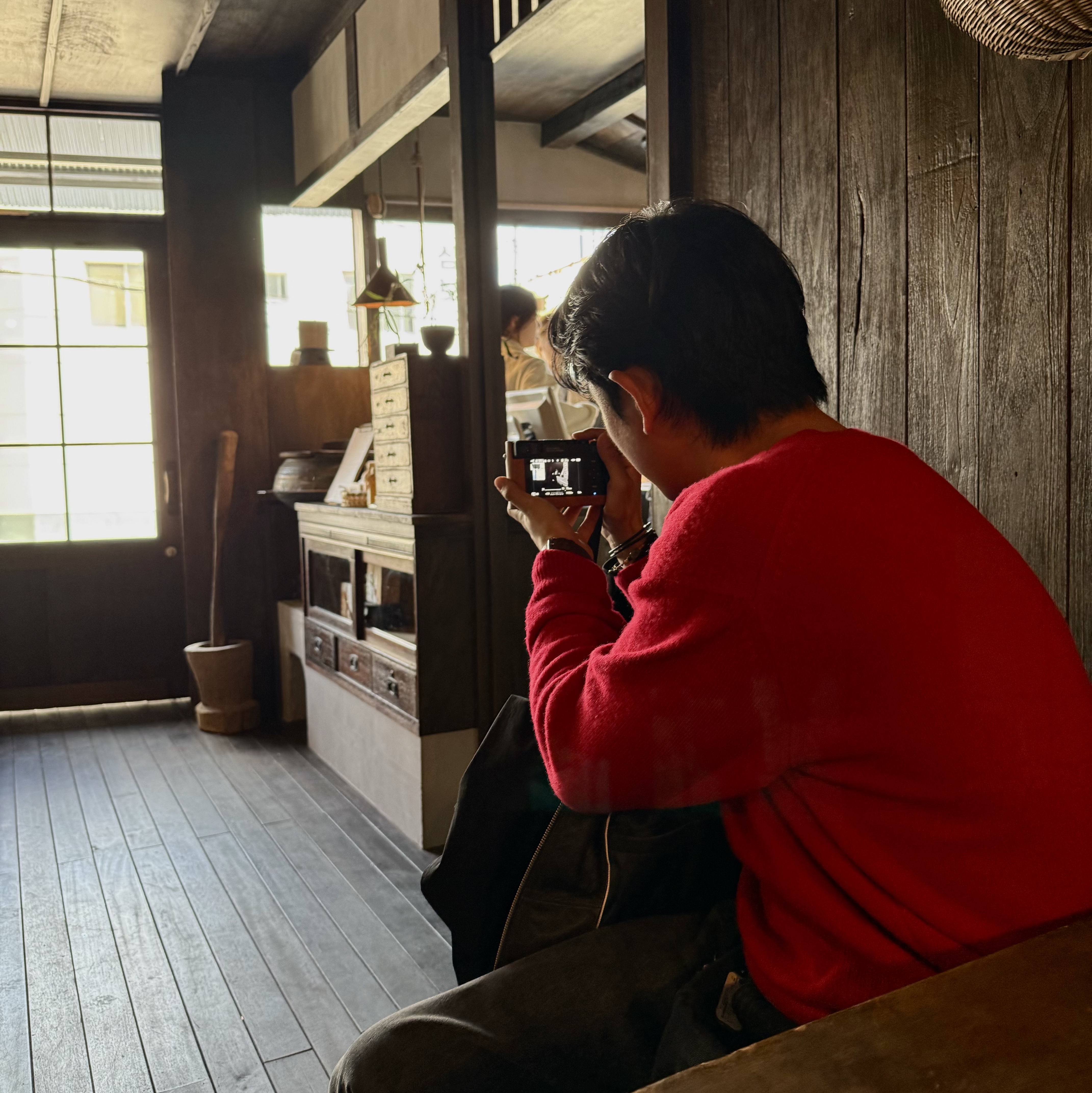 Red Wing Iron Ranger 8111 Amber Harness - D, Leica D-Lux 8 Black (Korean Ver.) 착용 스타일 - 2