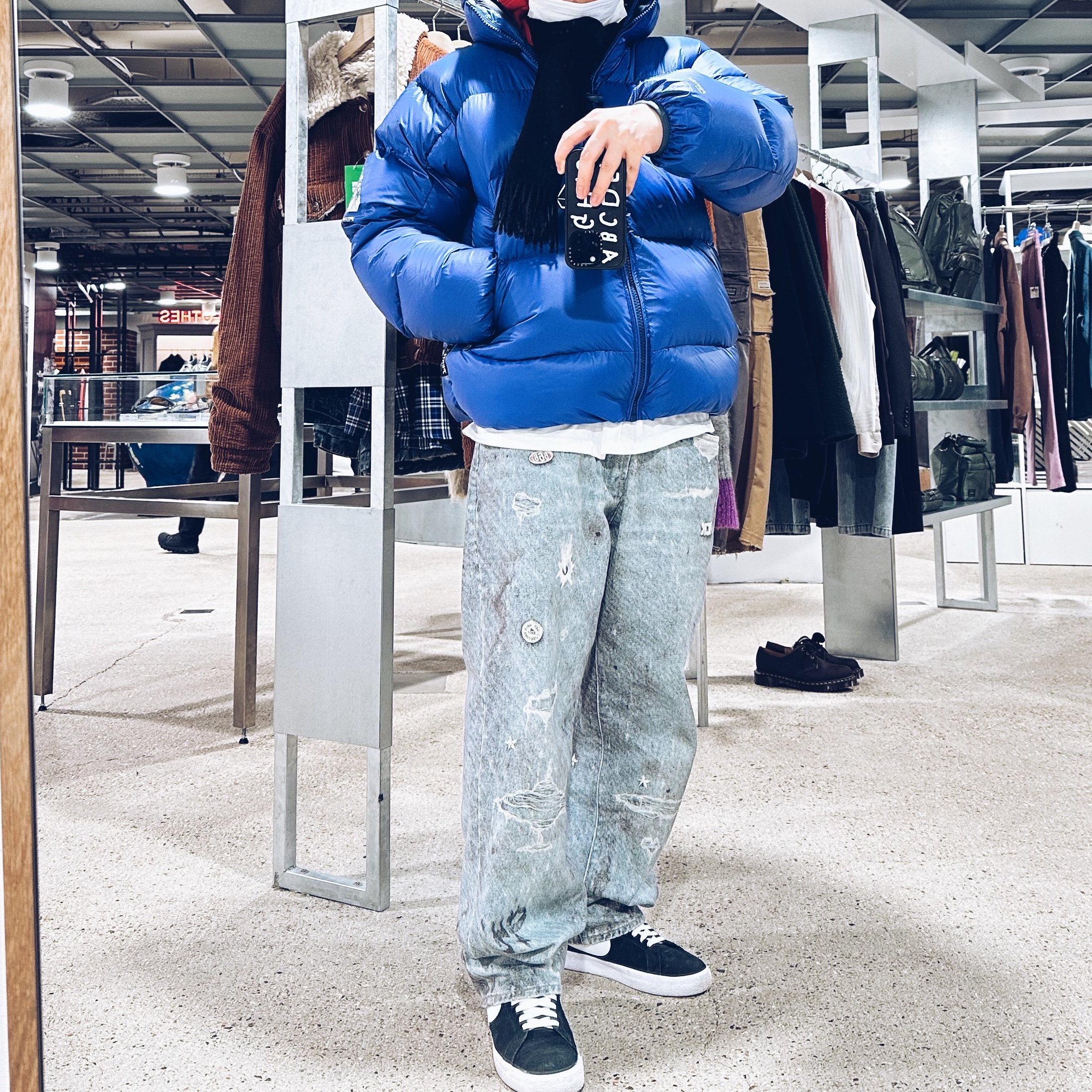 Palace Pertex Opaque Balaclava Puffa Deep Ultra - 24FW, Supreme HJR Trompe L'oeil Loose Fit Jean Blue - 24FW 착용 스타일