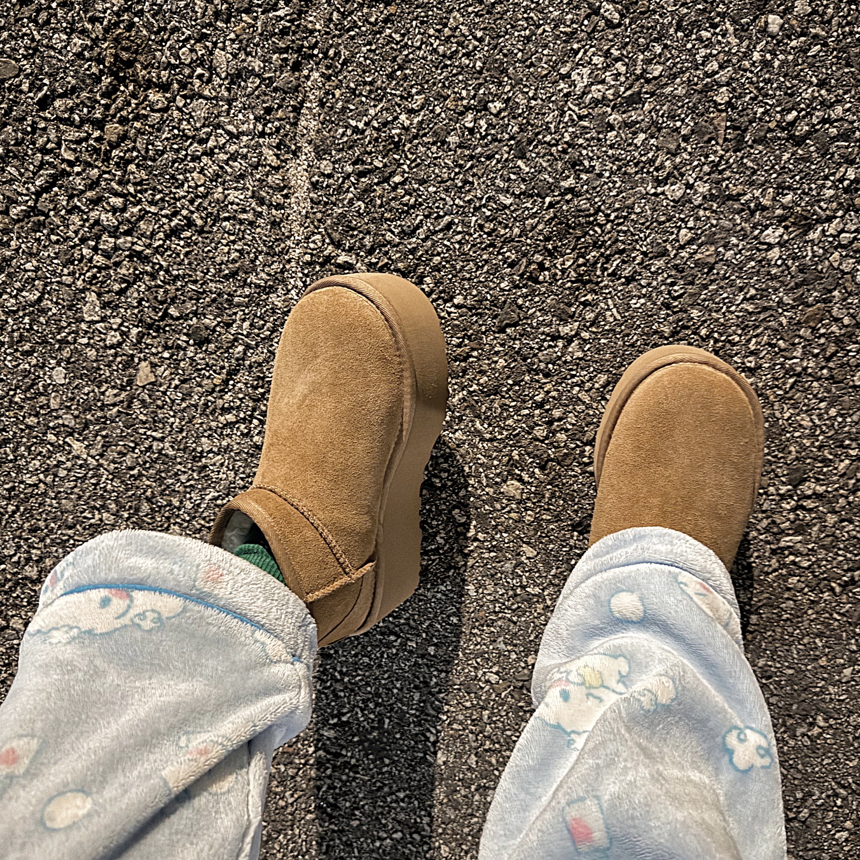(W) UGG Classic Ultra Mini Platform Boots Chestnut 착용 스타일