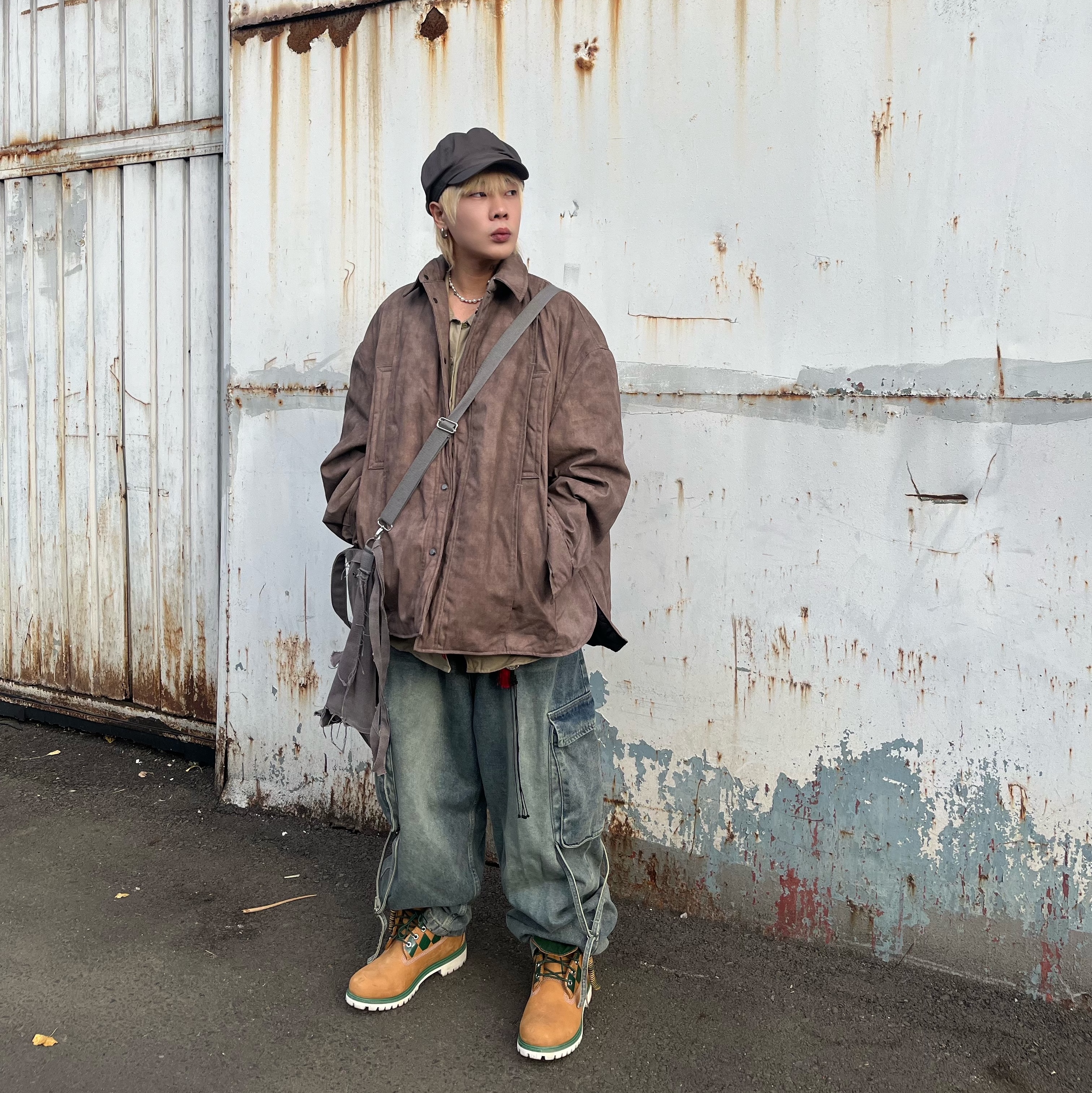 KASINA x Timberland 6 In Premium Vibram GTX Wheat, Scudo White Pearl Sea Star Necklace 착용 스타일 - 3
