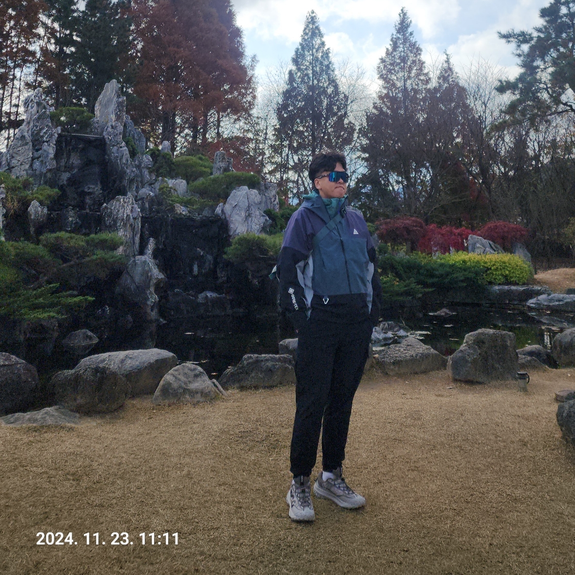 Nike ACG Storm-Fit ADV Chain of Craters Jacket Faded Spruce Black - Asia, Nike ACG Mountain Fly 2 Low Light Iron Ore Black 착용 스타일