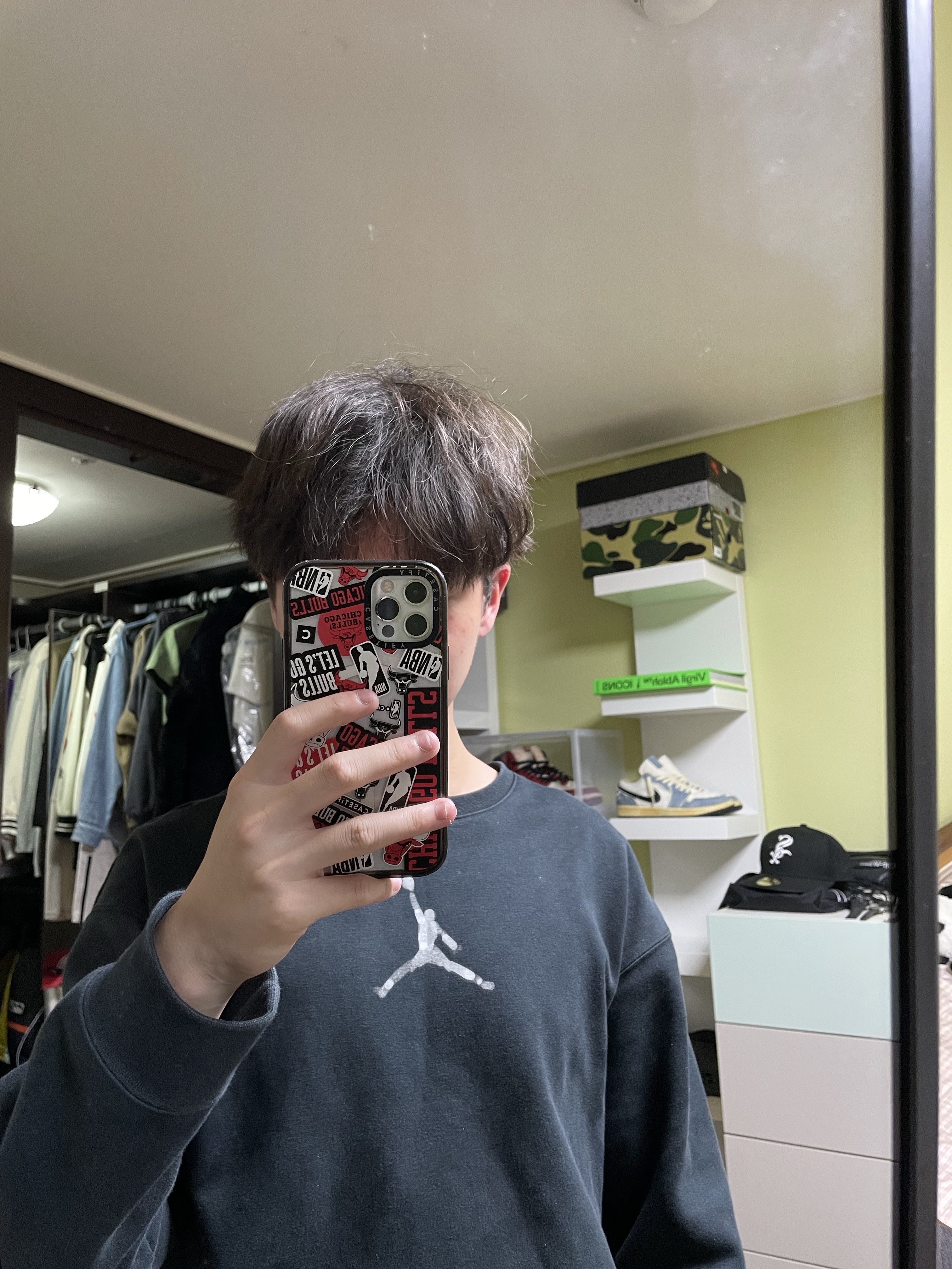 Supreme x The North Face Suede Nuptse Jacket Black - 23FW, Supreme Tote Bag Black - 24SS 착용 스타일 - 2