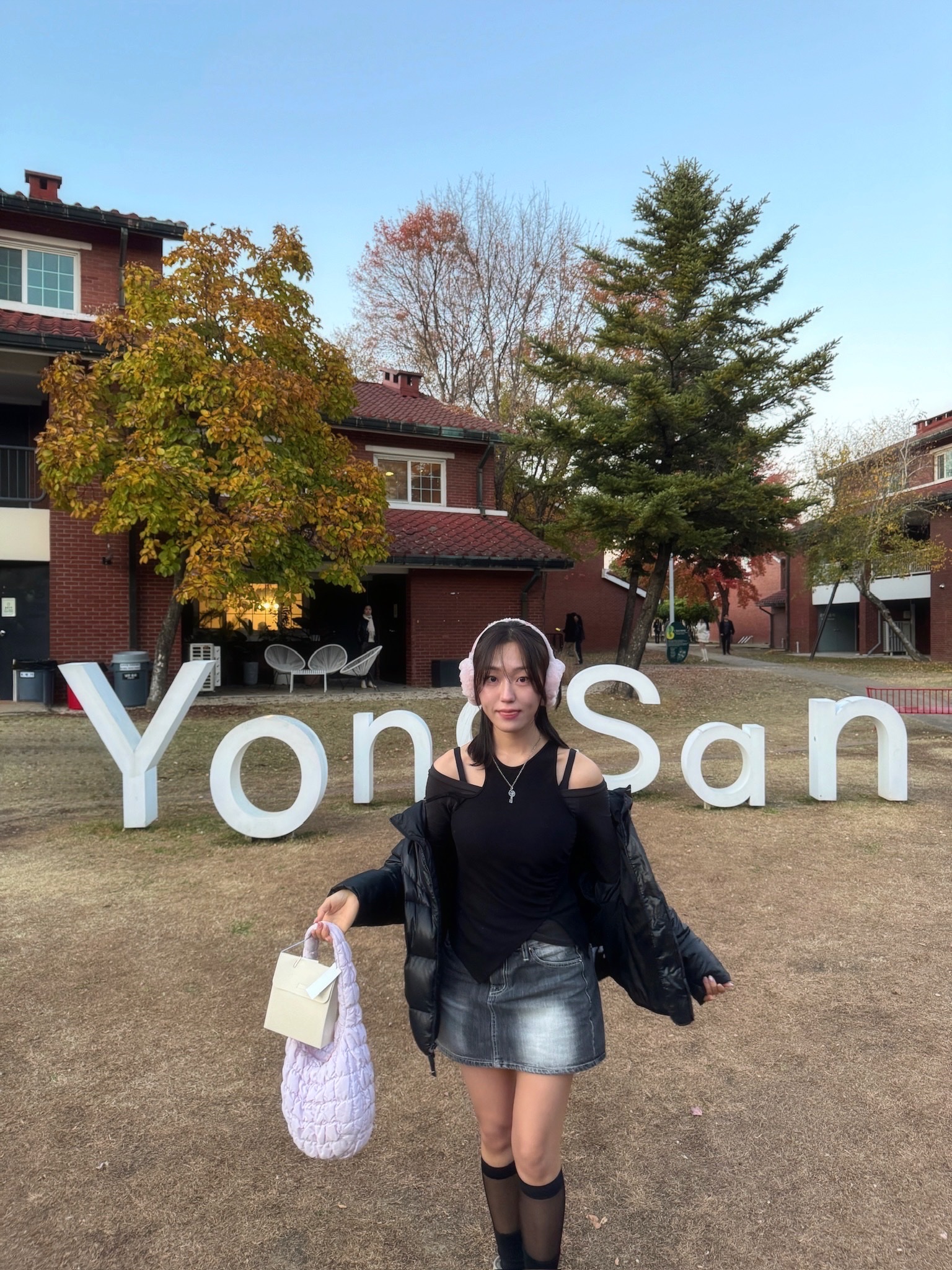 COS Quilted Mini Bag Light Pink, (W) UGG Embroidered Logo Earmuff Apple Blossom ์ฐฉ์ฉ ์คํ์ผ - 3