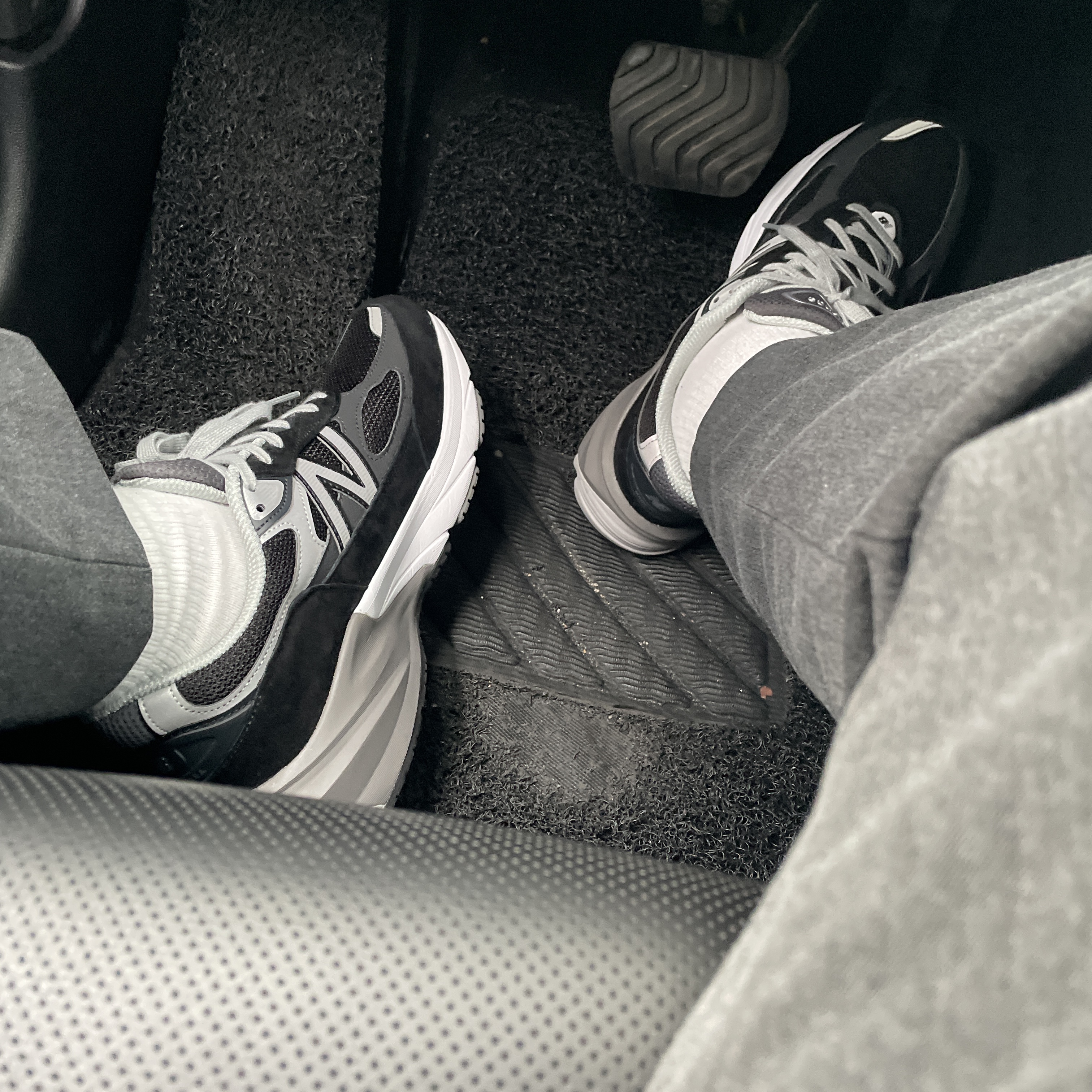 New Balance 990v6 Made in USA Black White 착용 스타일