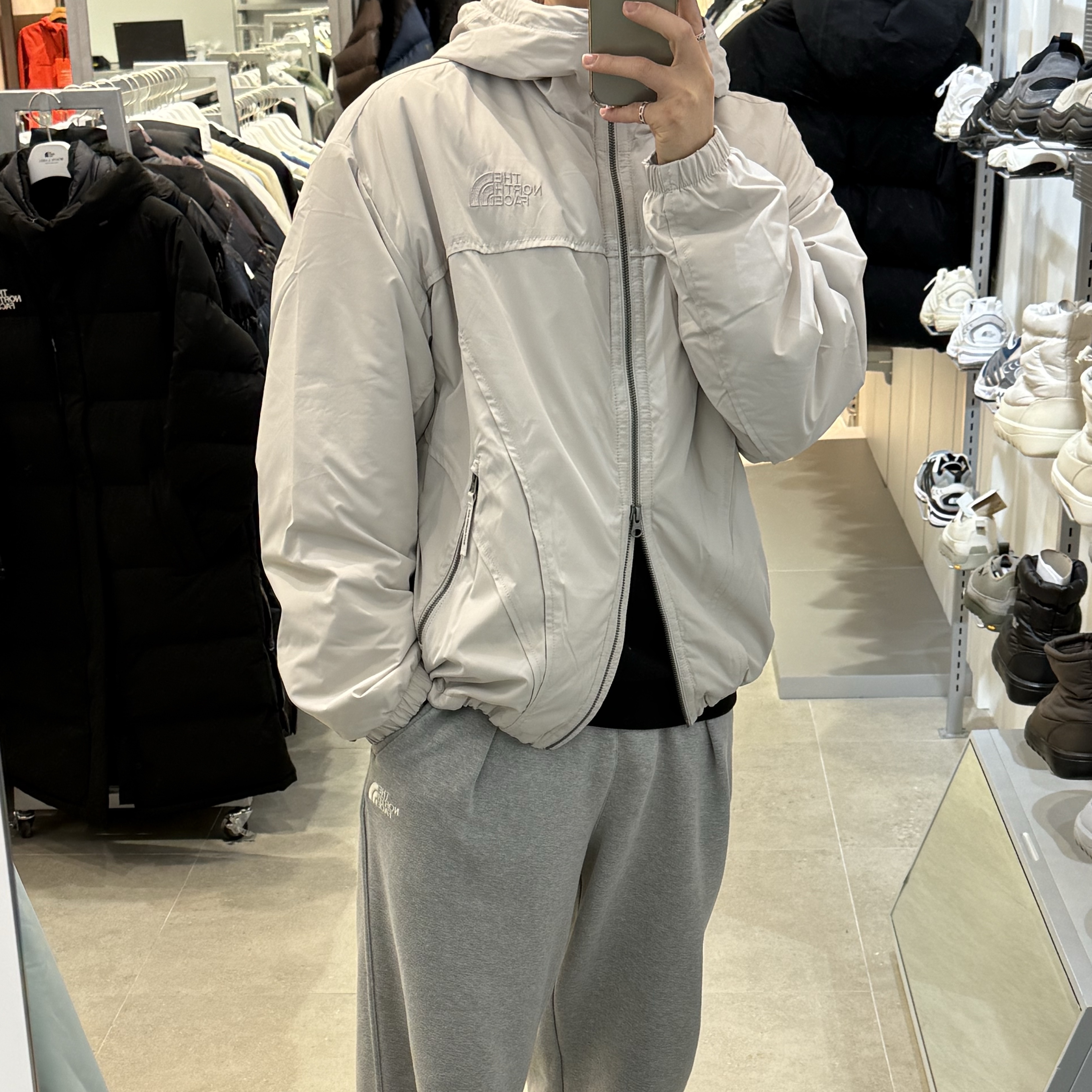 The North Face White Label Utility Heat Jacket White Sand 착용 스타일