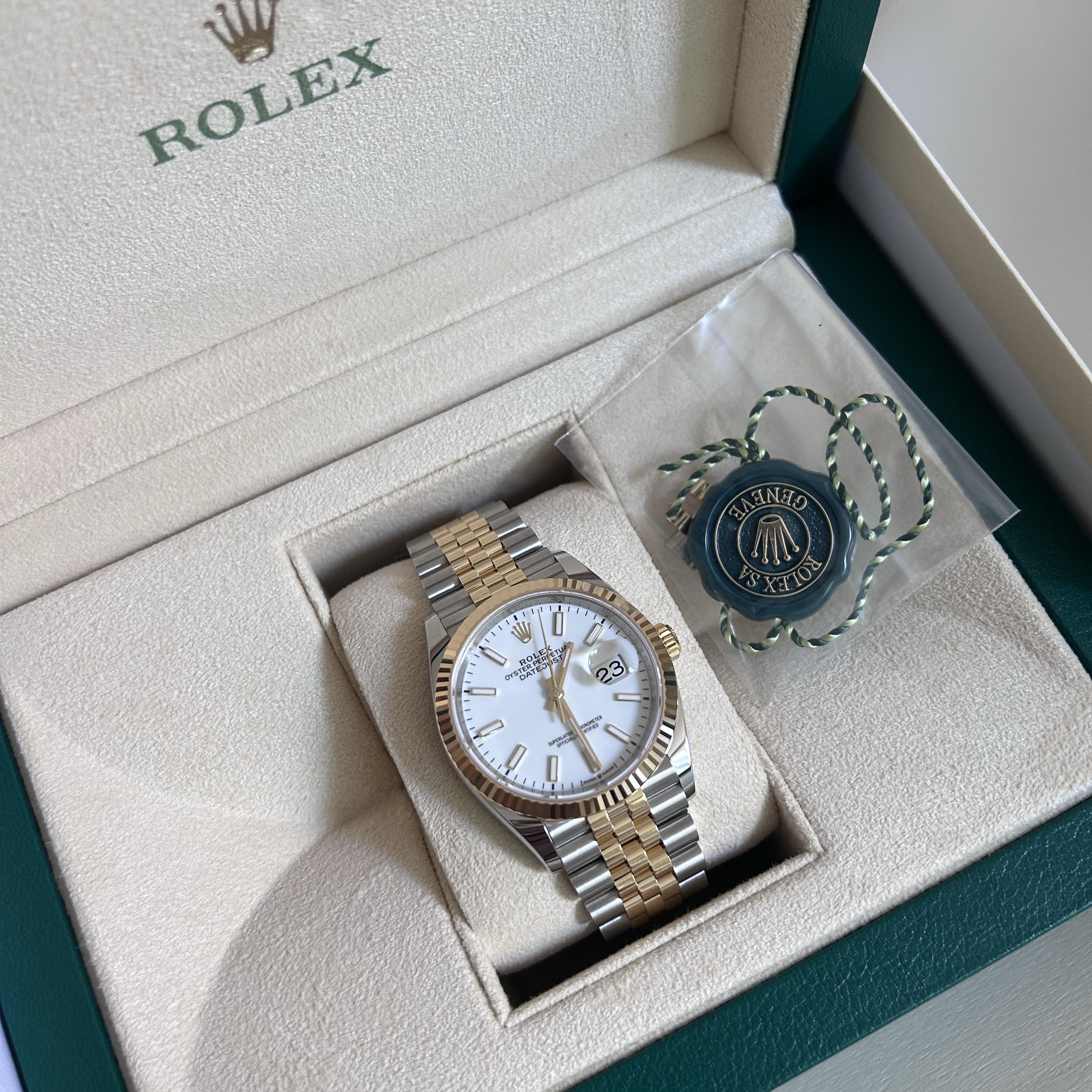 Rolex Datejust 36mm 126231 White Jubilee 착용 스타일