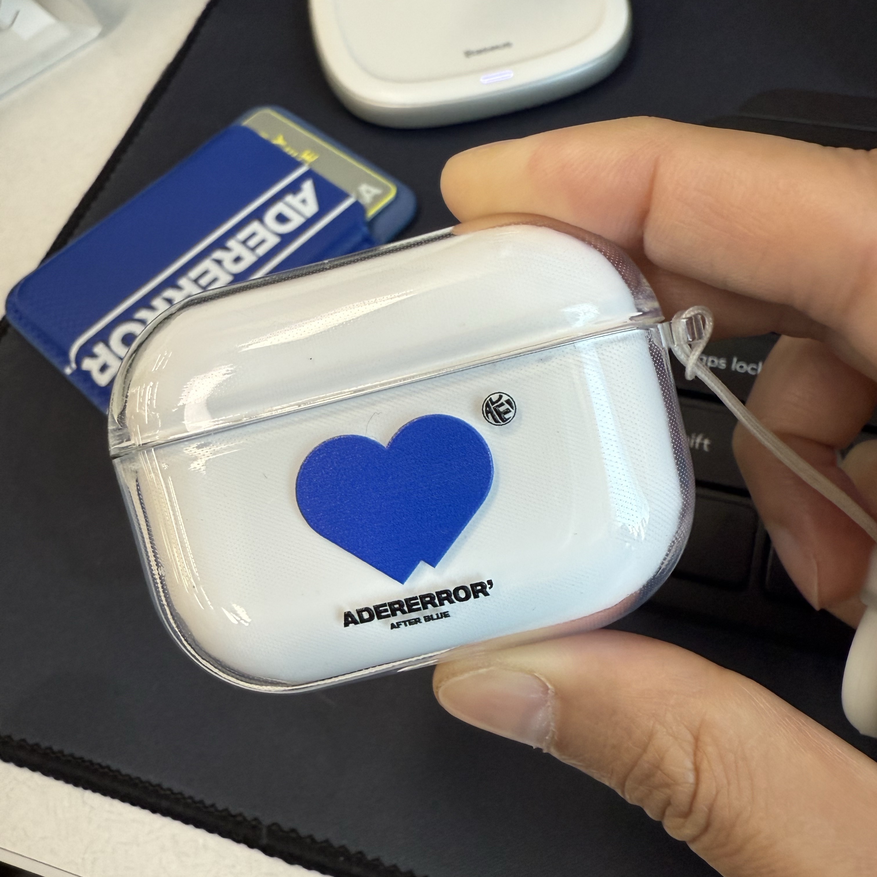 Ader Error Twin Heart AirPods Pro Case Clear 착용 스타일 - 1