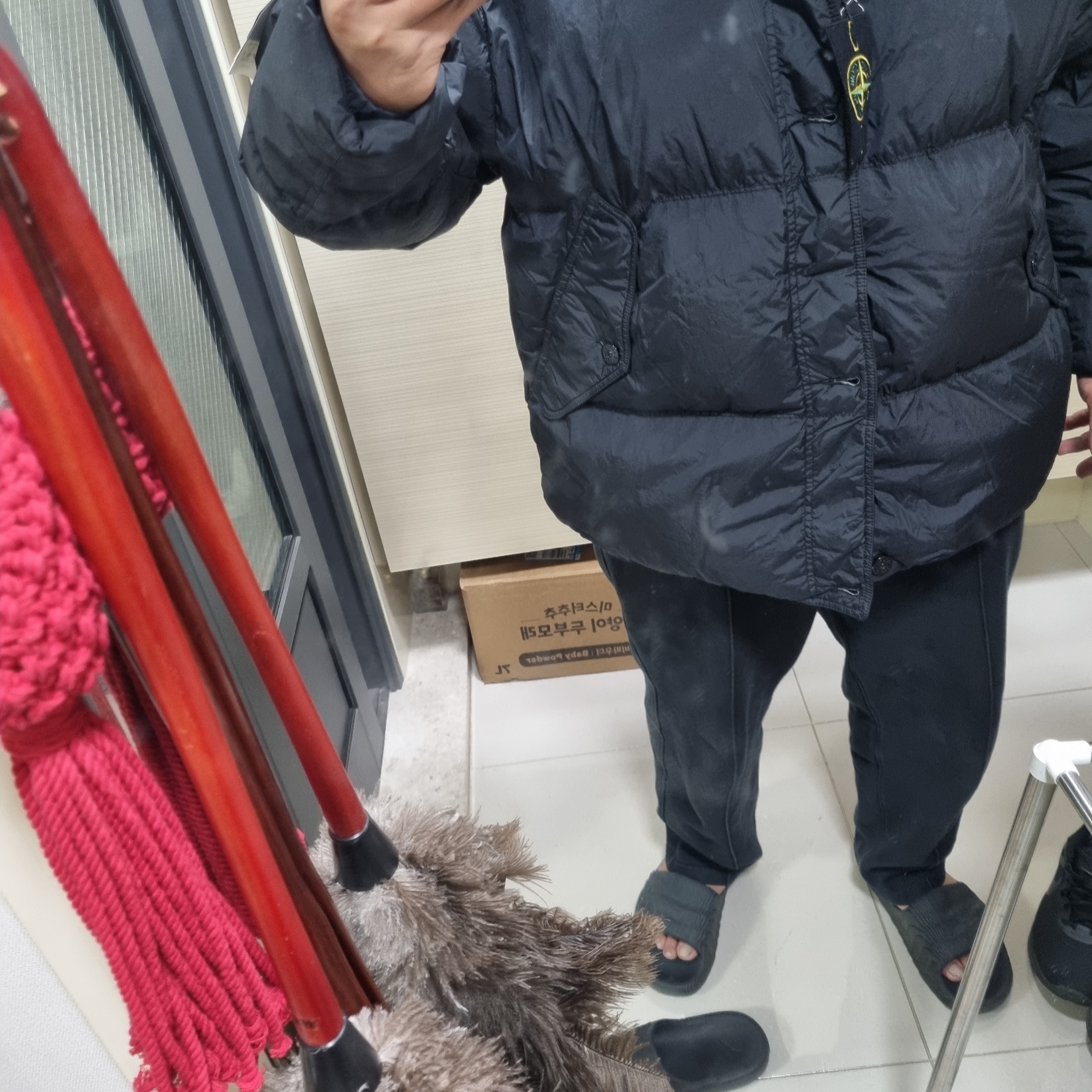 Stone Island 40123 Garment Dyed Crinkle Reps R-NY Down Jacket Black - 24FW 착용 스타일 - 2