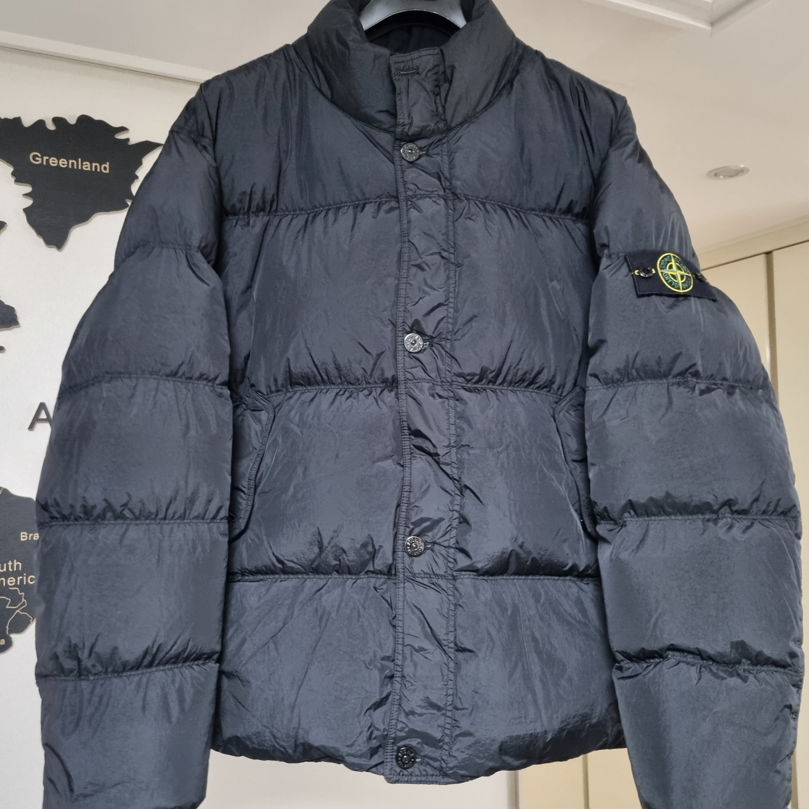 Stone Island 40123 Garment Dyed Crinkle Reps R-NY Down Jacket Black - 24FW 착용 스타일 - 1