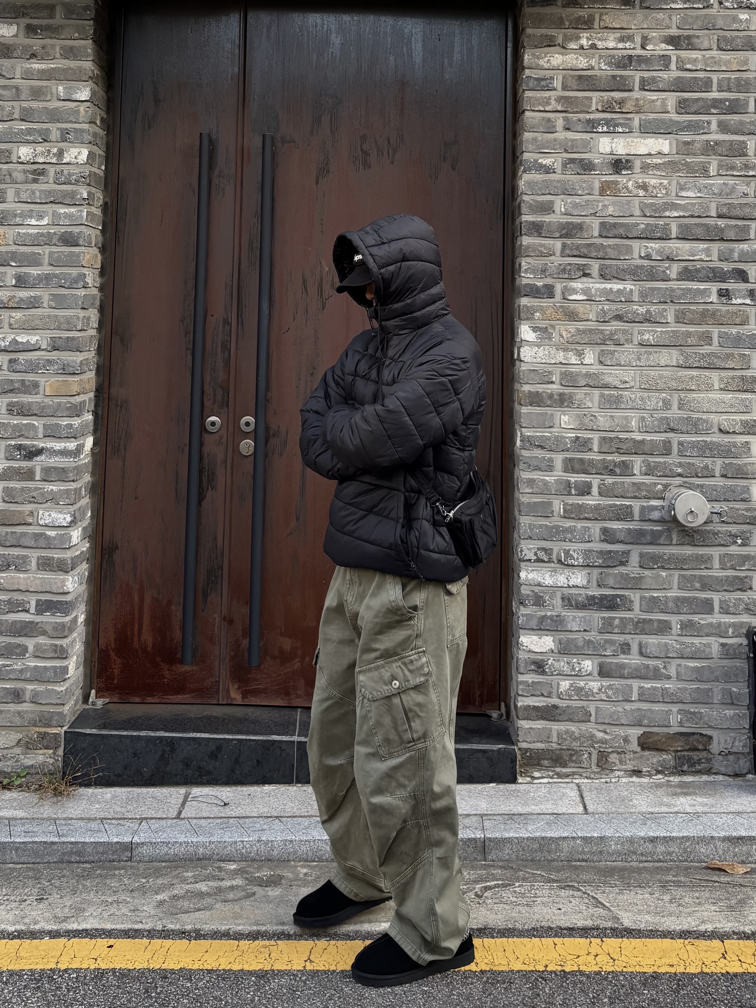 UGG Tasman Black, Supreme Washed Chino Twill Camp Cap Black 착용 스타일 - 1