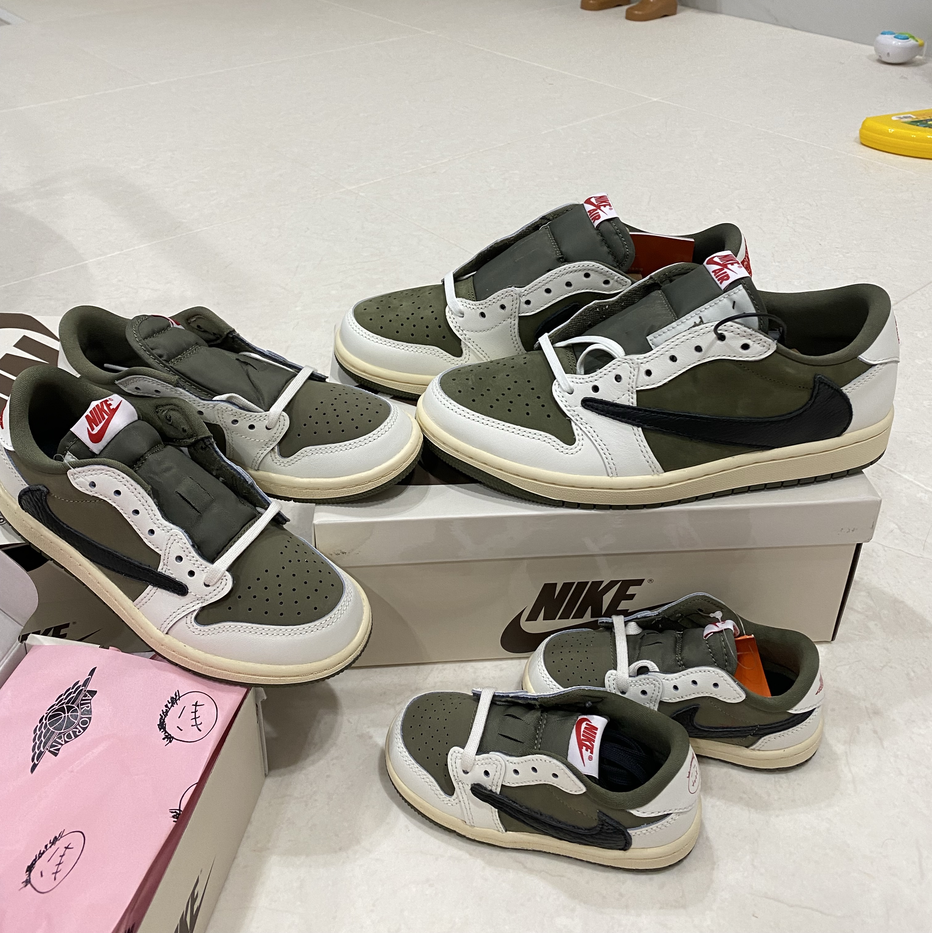 Jordan 1 x Travis Scott Retro Low OG SP Reverse Olive, (TD) Jordan 1 x Travis Scott Retro Low OG SP Reverse Olive 착용 스타일